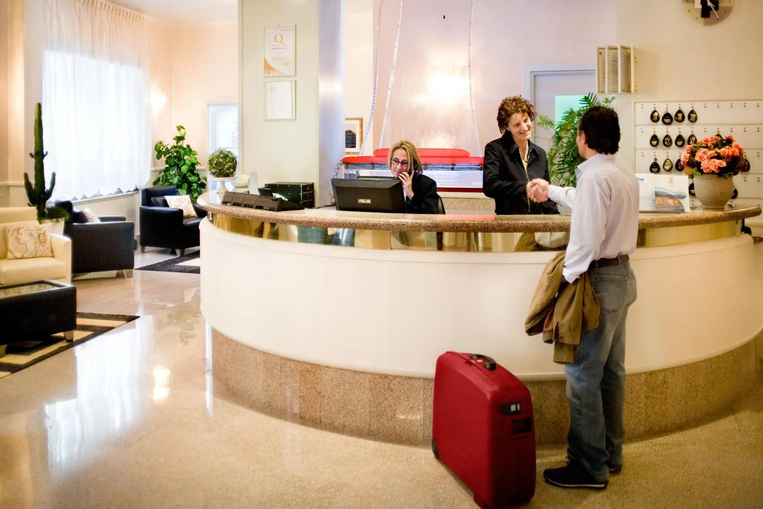 Lobby or reception in Allegroitalia Alassio Rosa