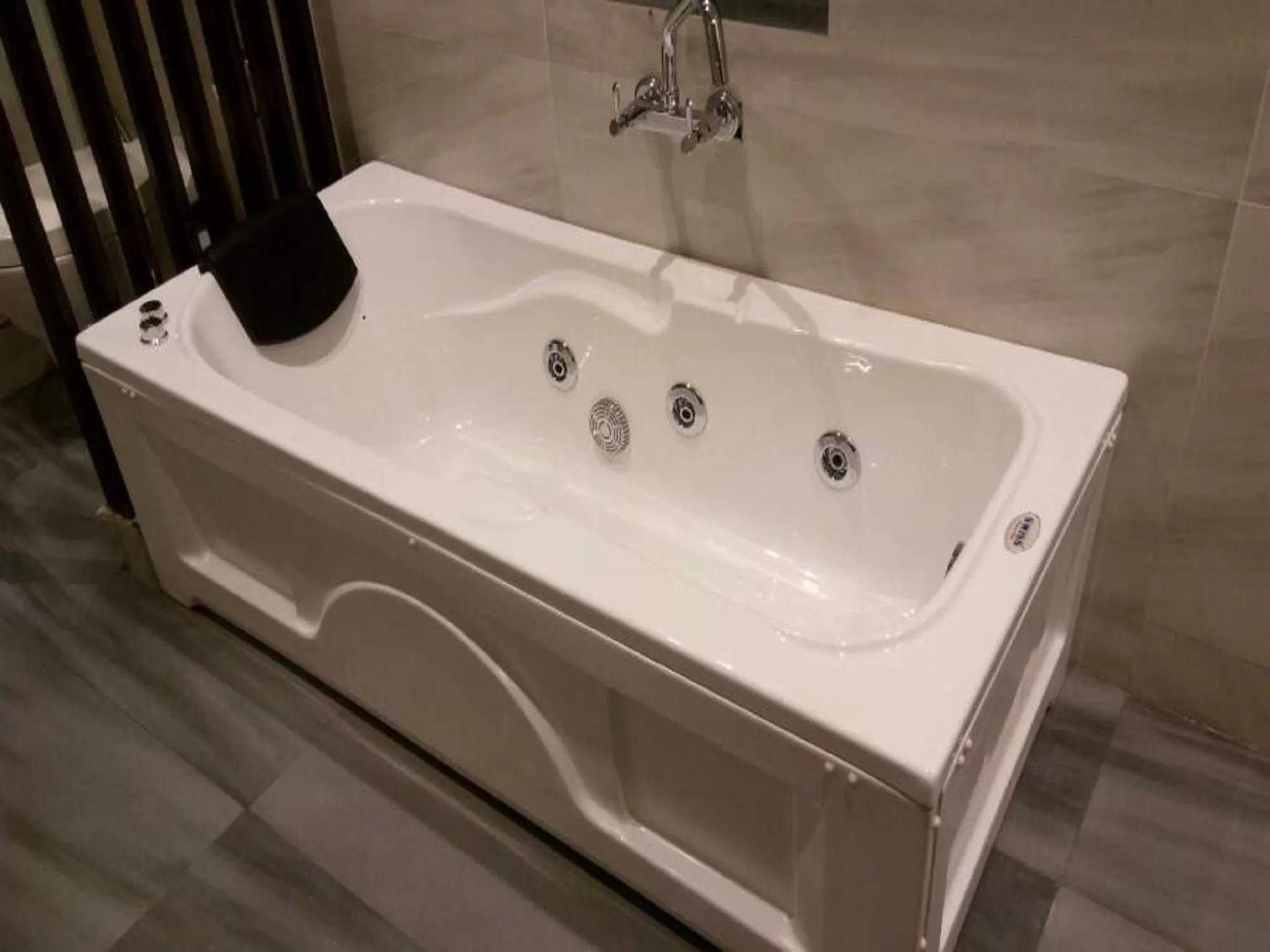 Bathroom in Bravia Hotel Manali Inn