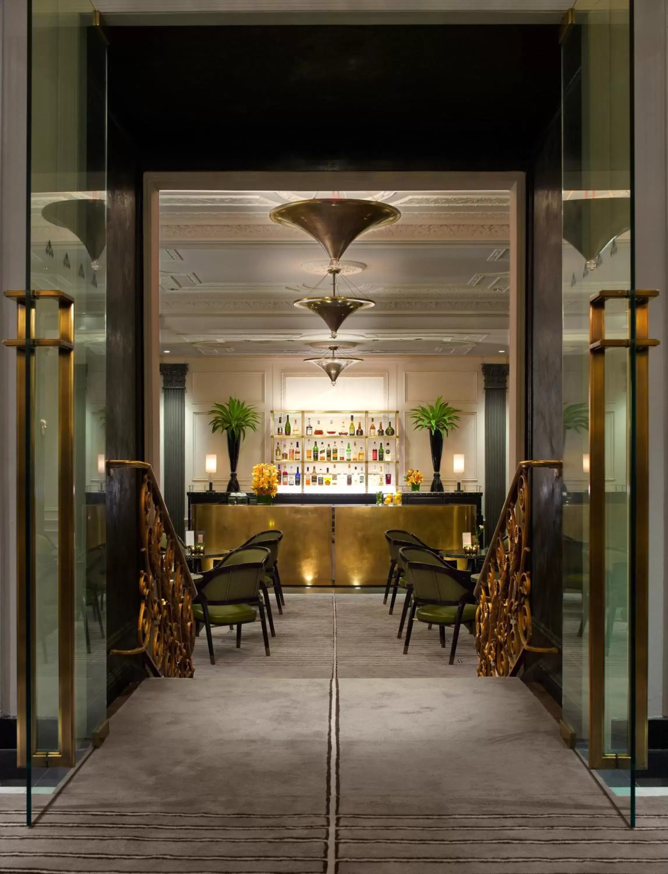 Lounge or bar in The Pierre, A Taj Hotel, New York