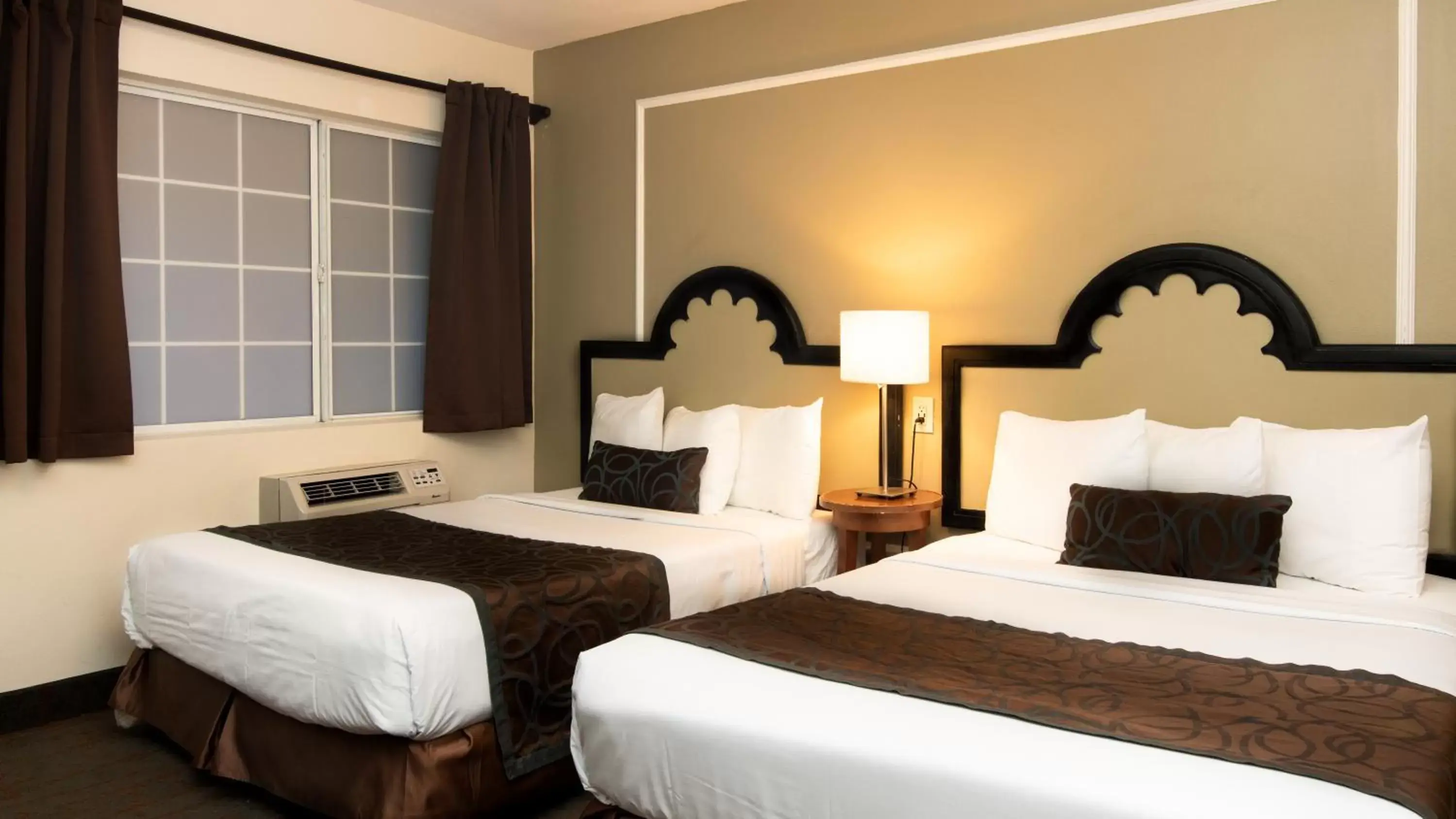 Bedroom, Bed in Americas Best Value Inn Rancho Palos Verdes