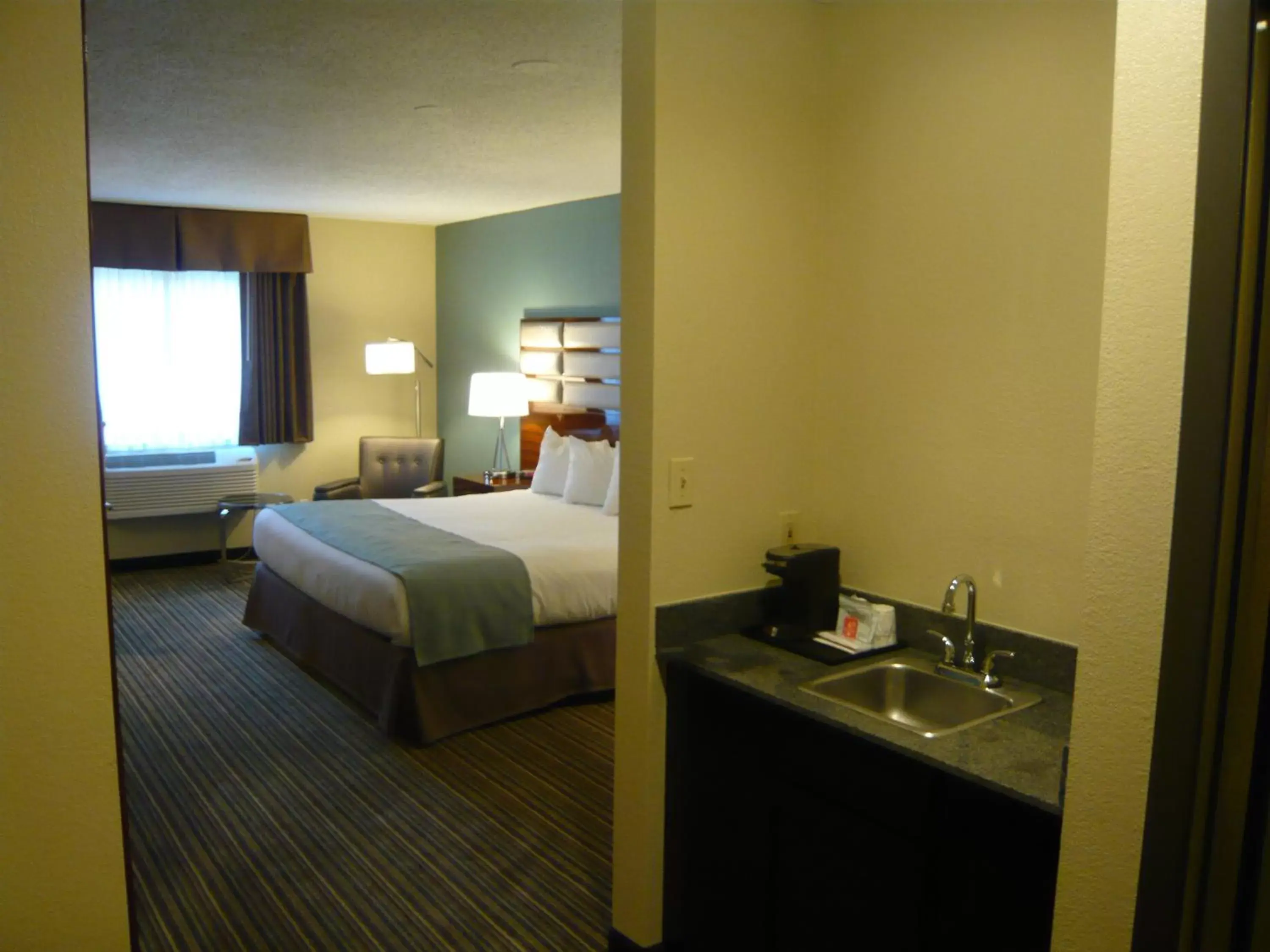 King Room - Non-Smoking in Baymont by Wyndham Copley Akron