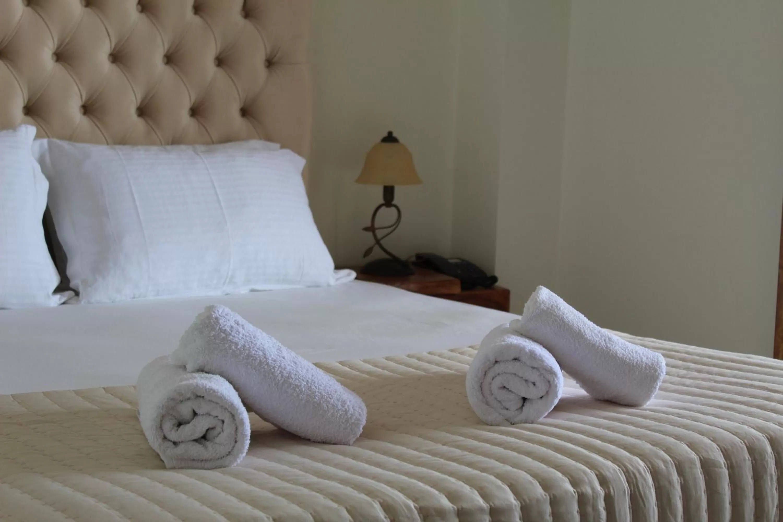 Bedroom, Bed in Sofotel