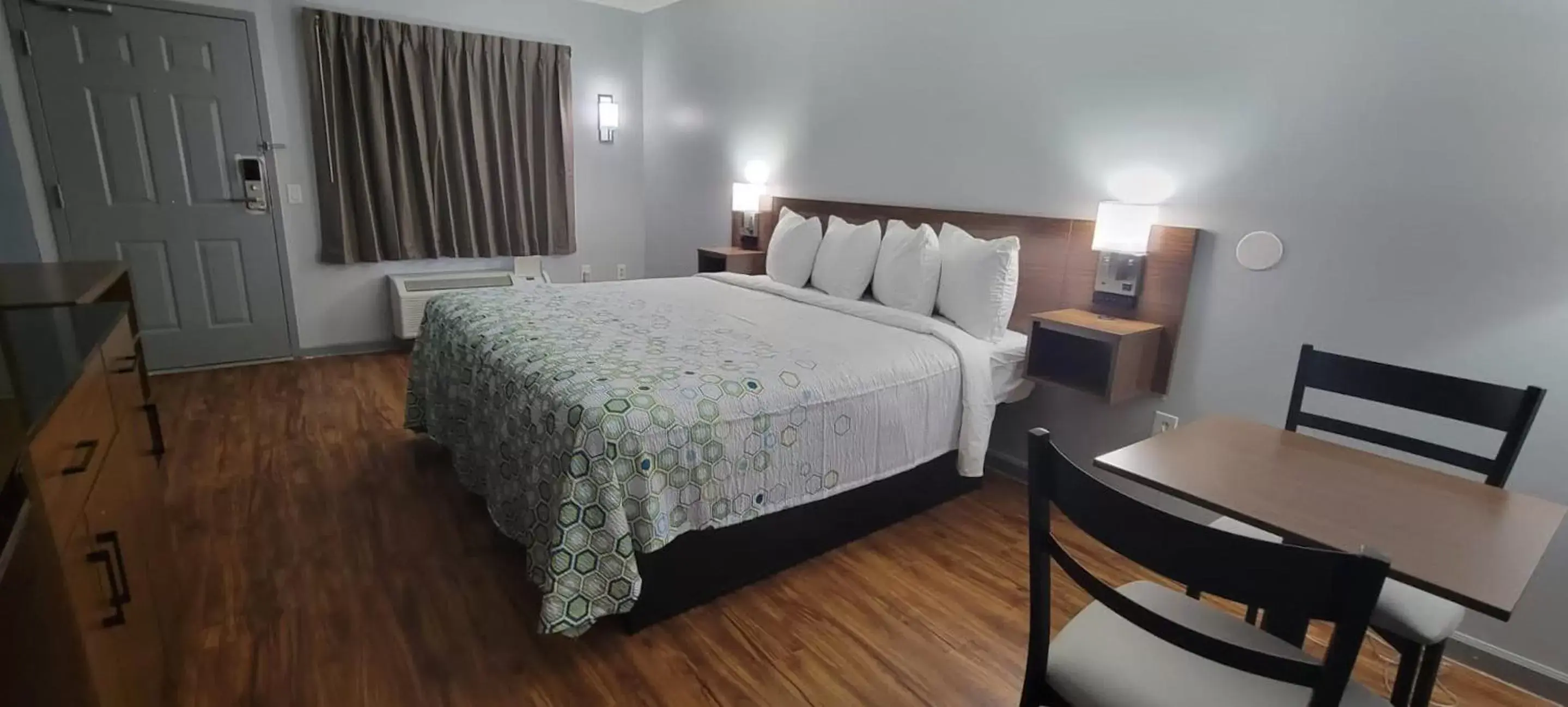Bedroom, Bed in HomeTowne Studios by Red Roof Egg Harbor-Atlantic City Airport Bedroom, Bed in HomeTowne Studios by Red Roof Egg Harbor-Atlantic City Airport
