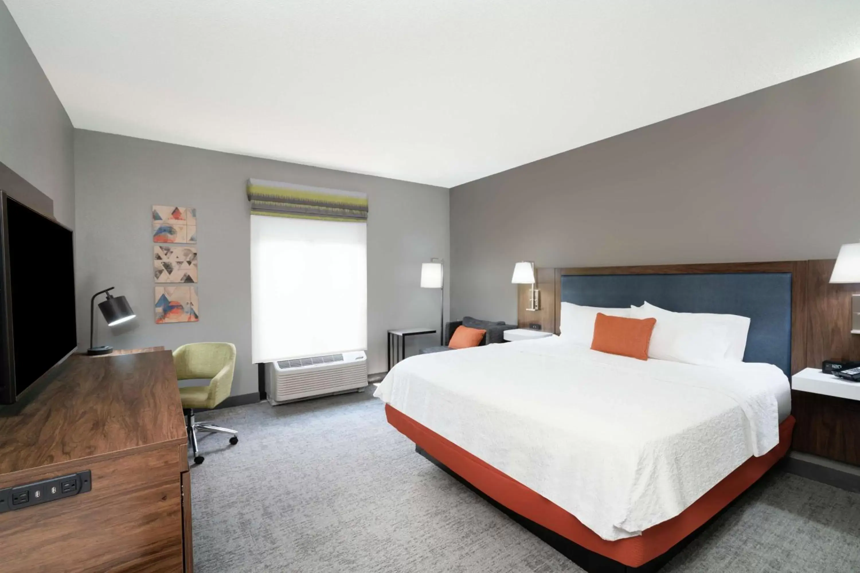 Bedroom, Bed in Hampton Inn & Suites Opelika-I-85 Auburn Area