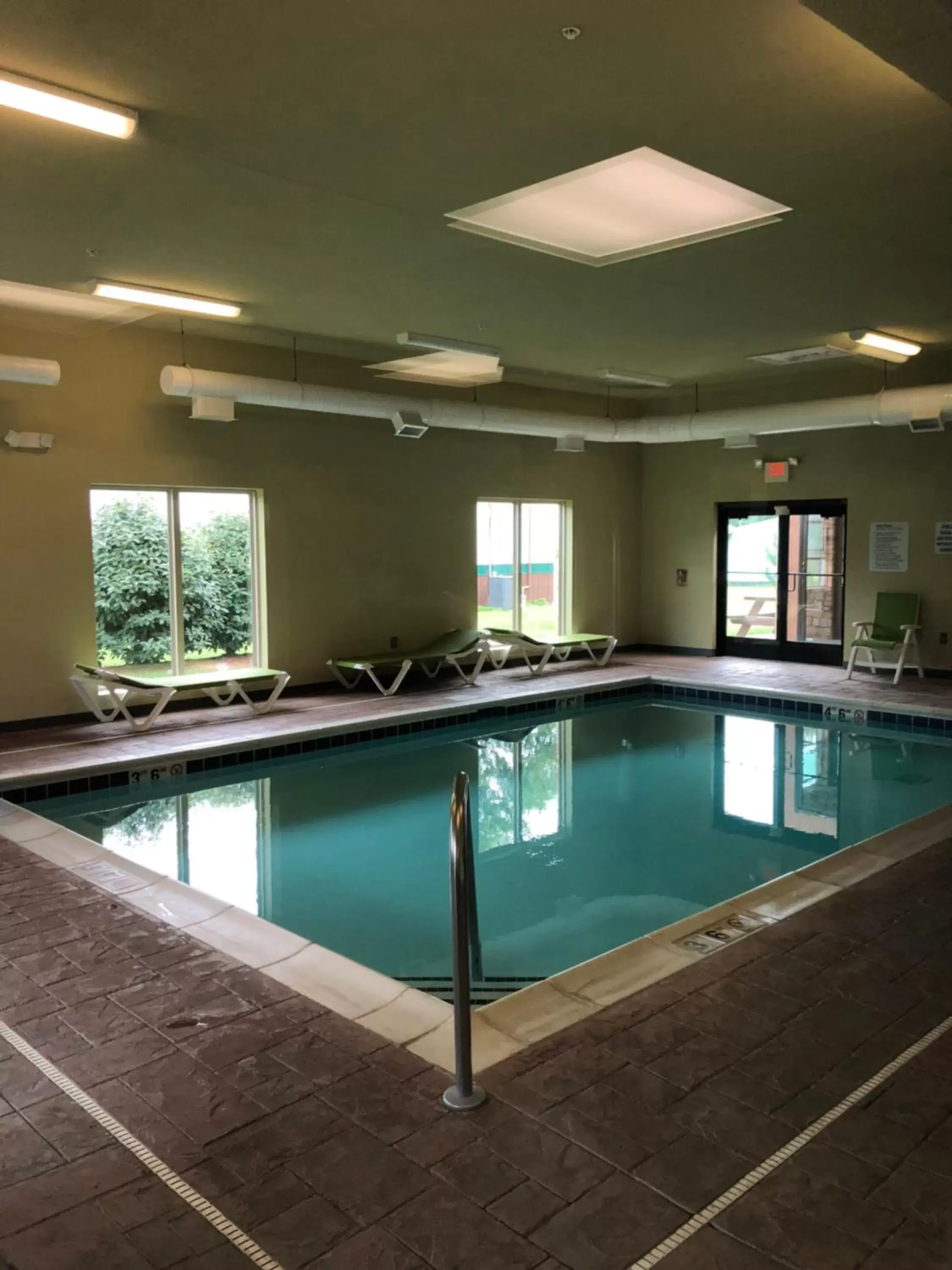 Swimming Pool in Countryview Inn & Suites
