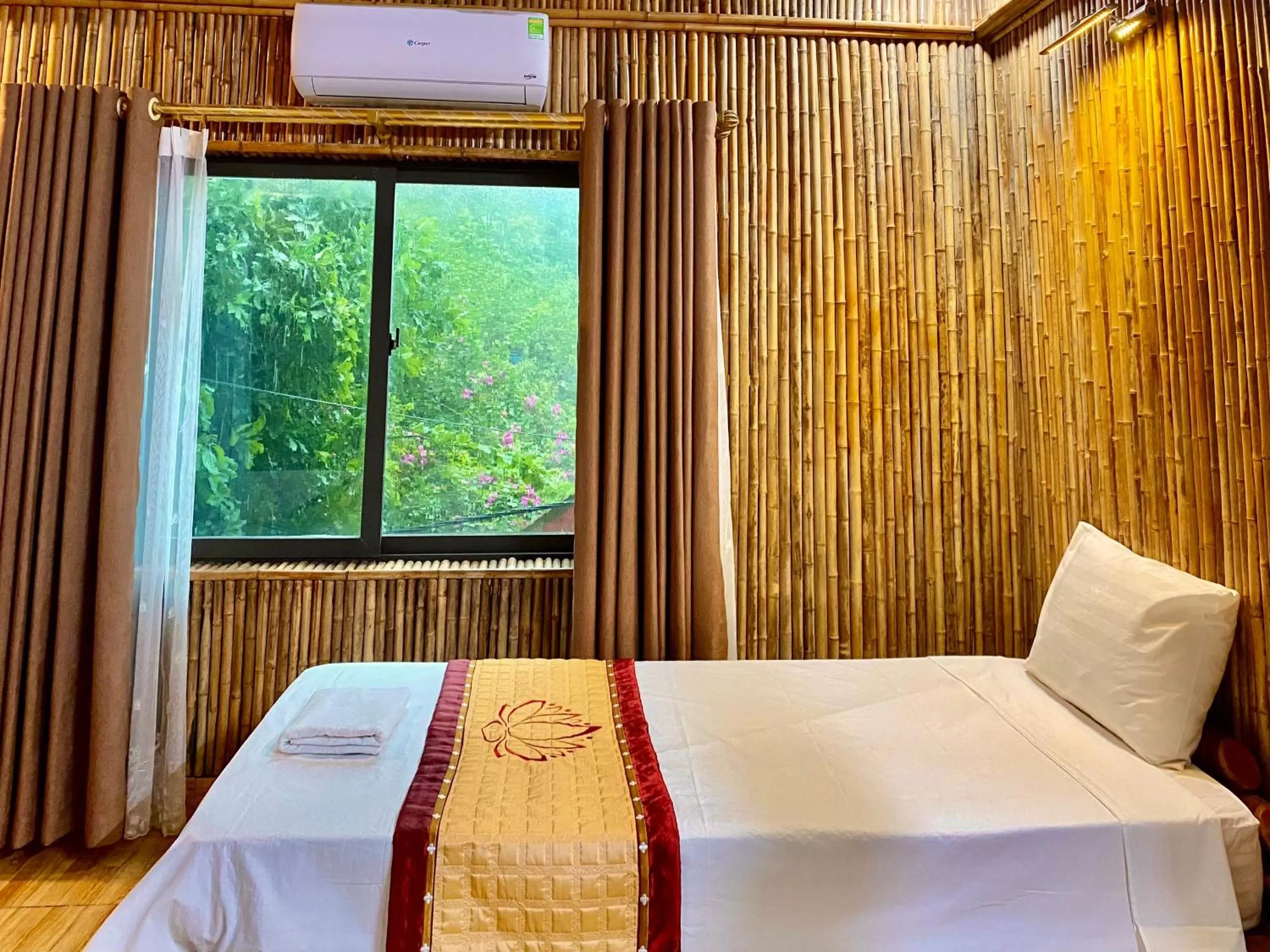Bed in Bamboo Hill Villa