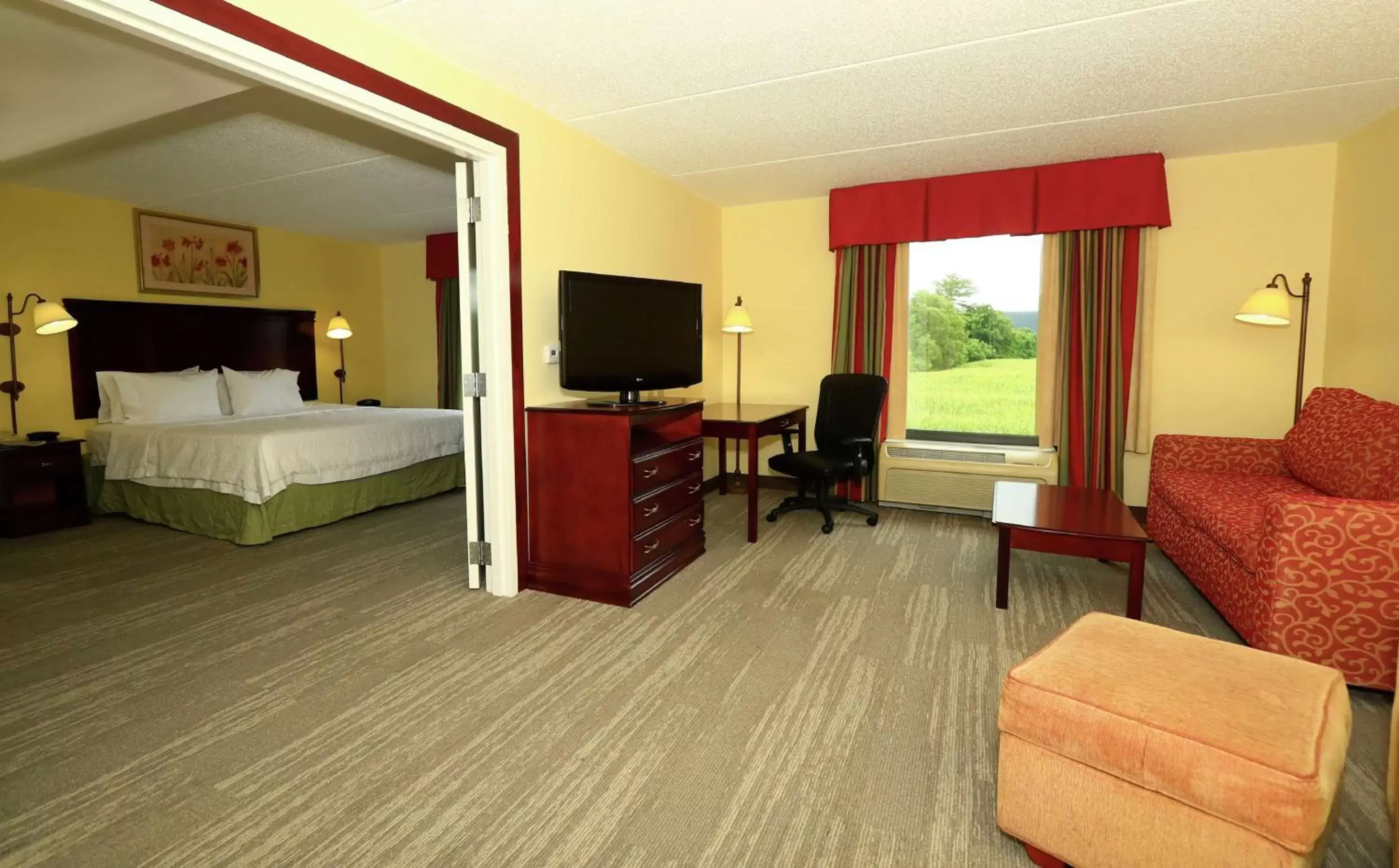 Bedroom in Hampton Inn and Suites of Lamar