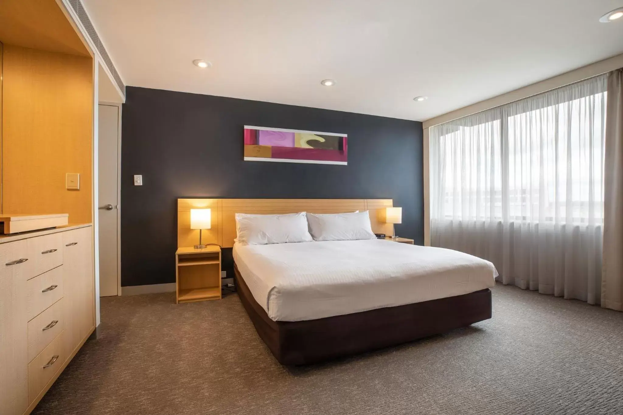 Photo of the whole room, Bed in Holiday Inn Melbourne Airport, an IHG Hotel