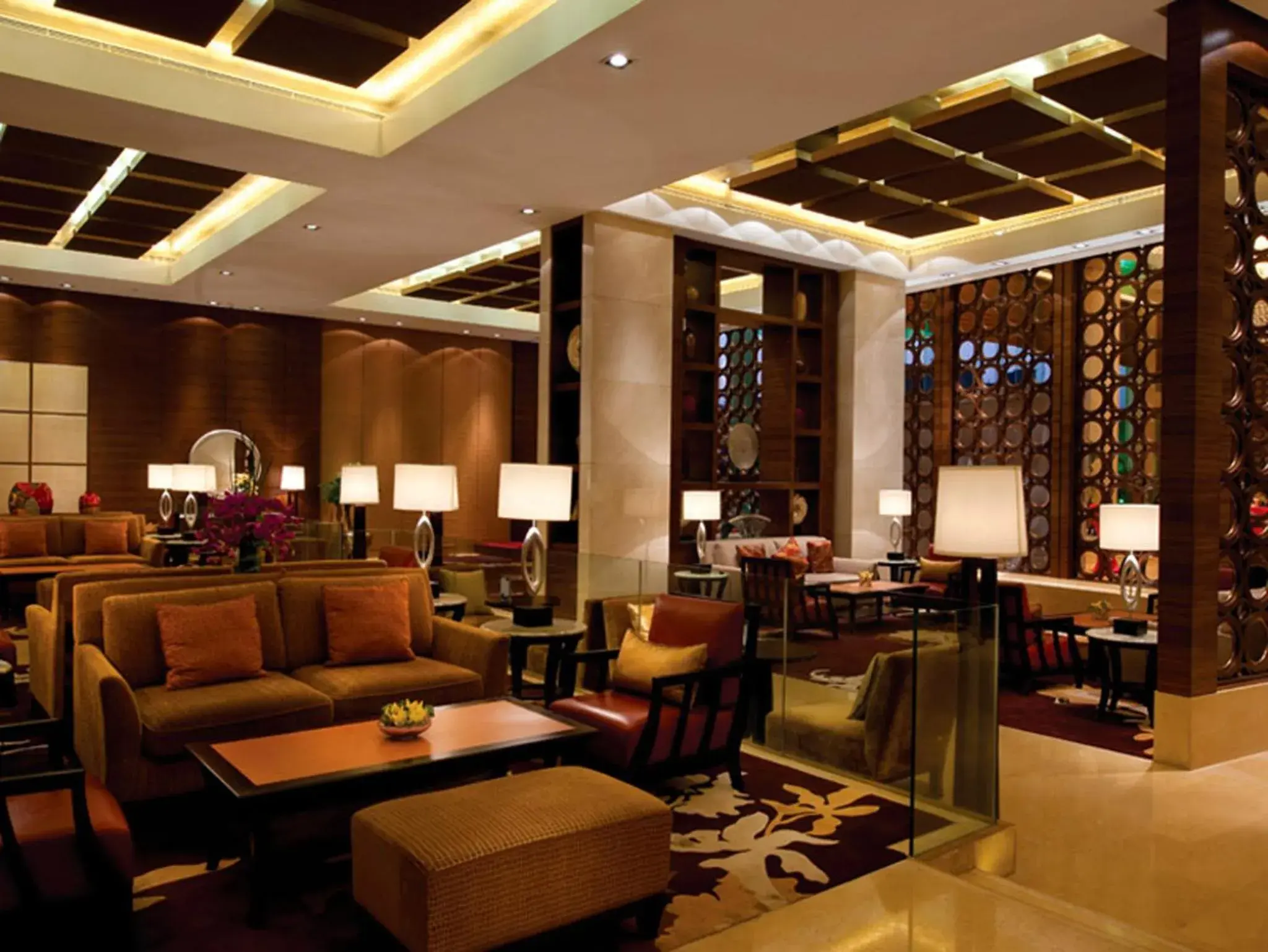 Lounge or bar, Restaurant/Places to Eat in HJ International Hotel