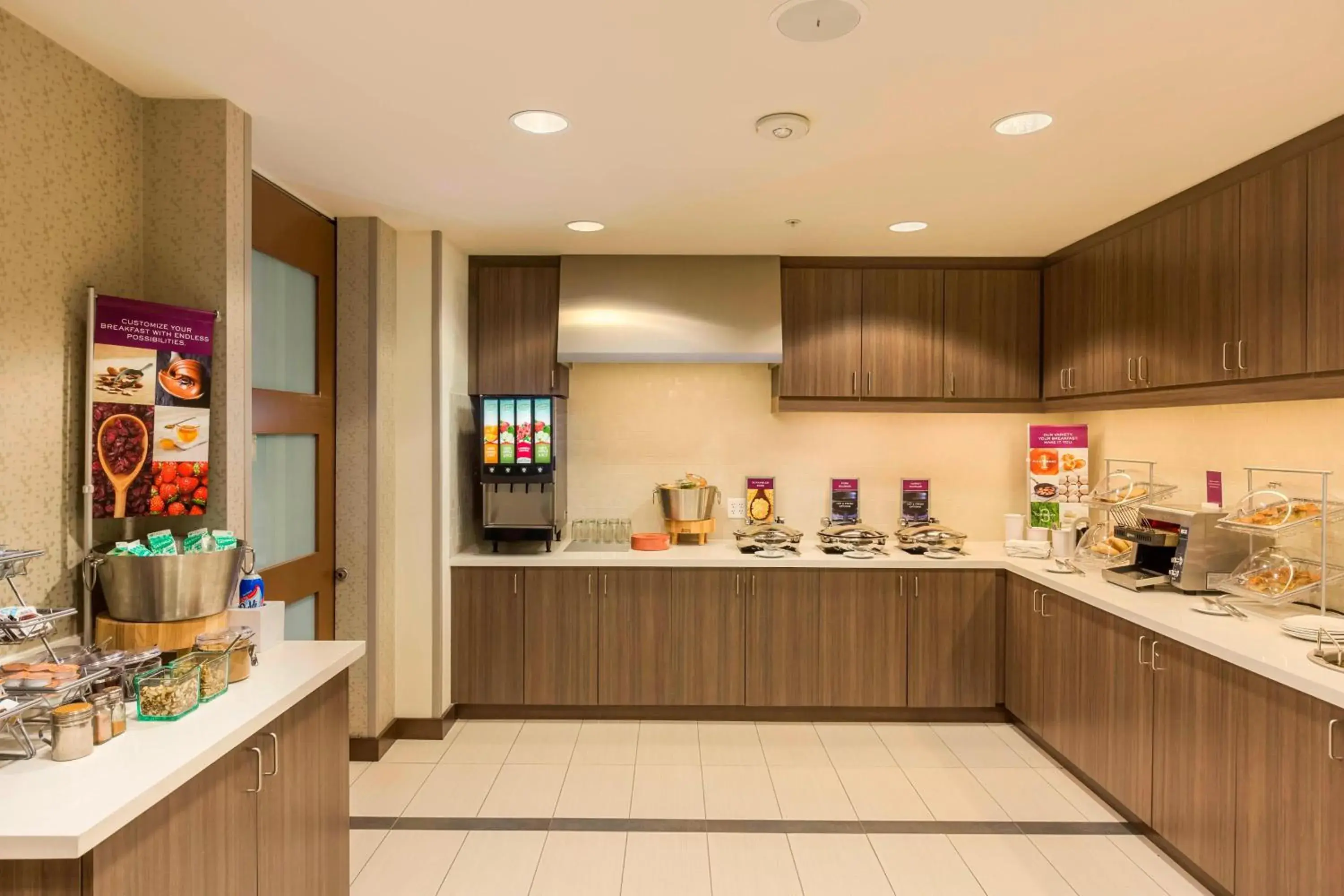 Breakfast, Kitchen/Kitchenette in Residence Inn by Marriott Portland Hillsboro/Brookwood