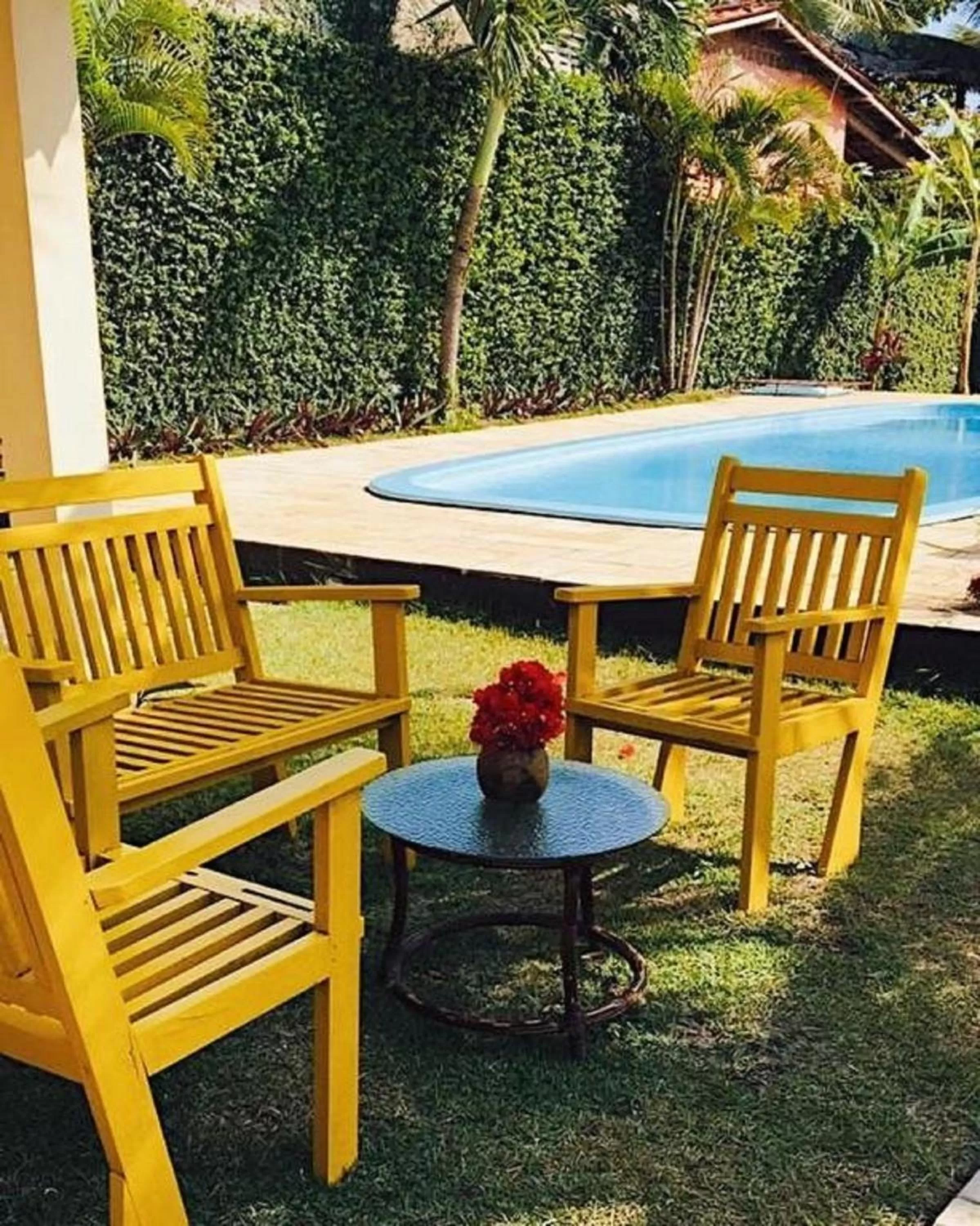 Swimming pool in Pousada Ello