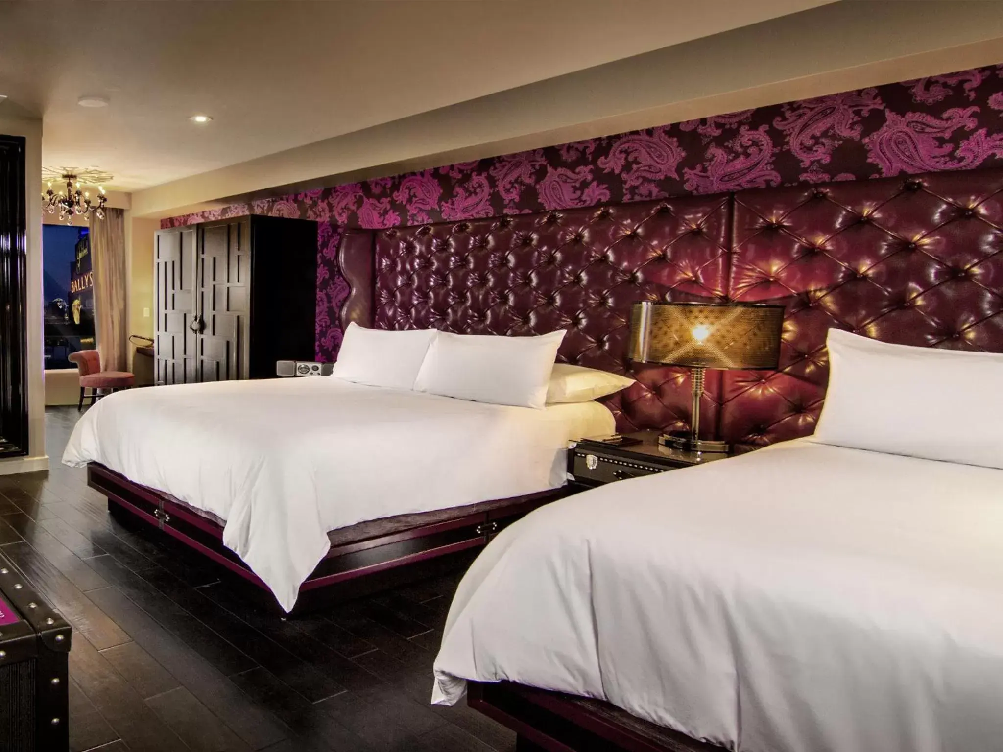 Bedroom, Bed in The Cromwell Hotel & Casino