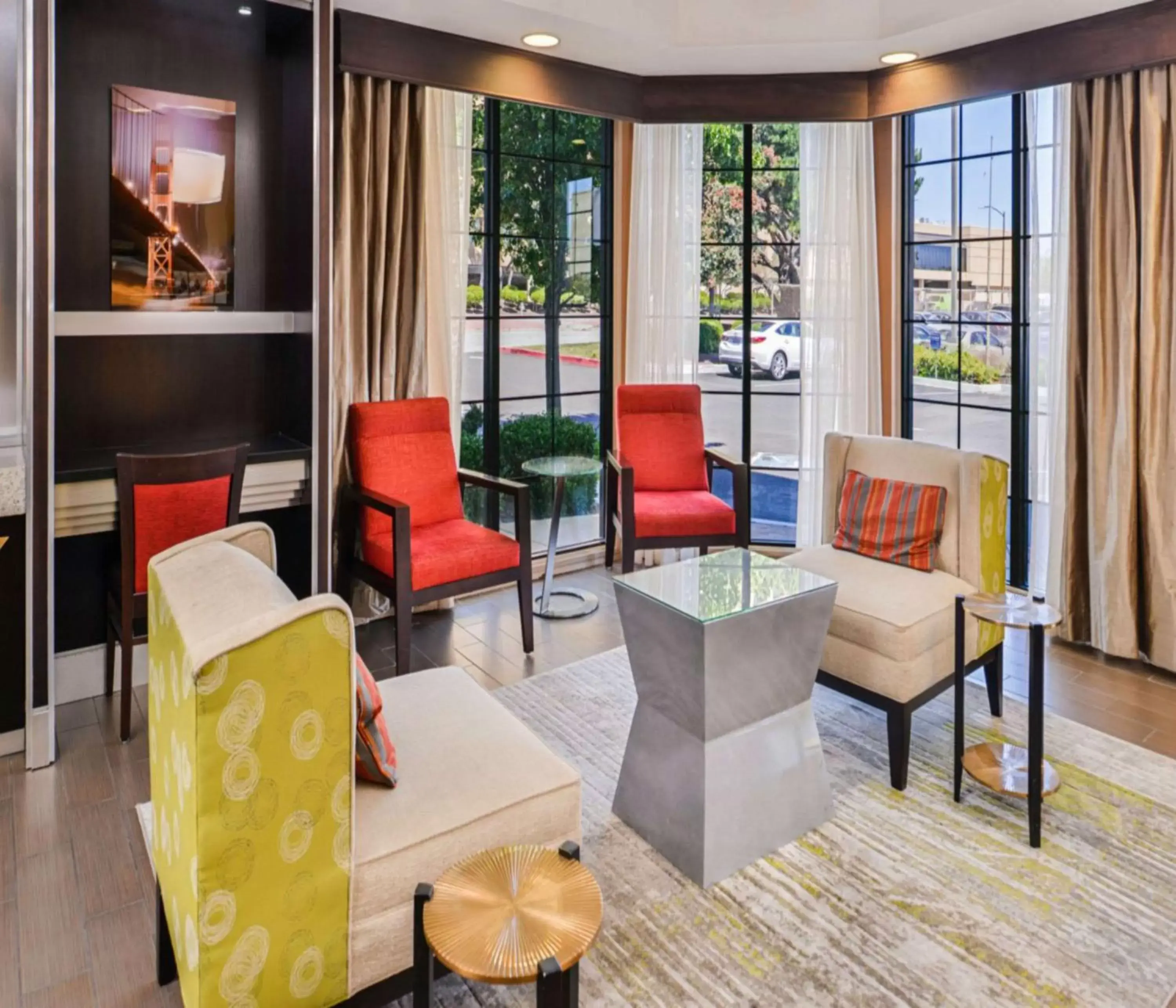 Lobby or reception, Lounge/Bar in Hampton Inn & Suites San Francisco-Burlingame-Airport South