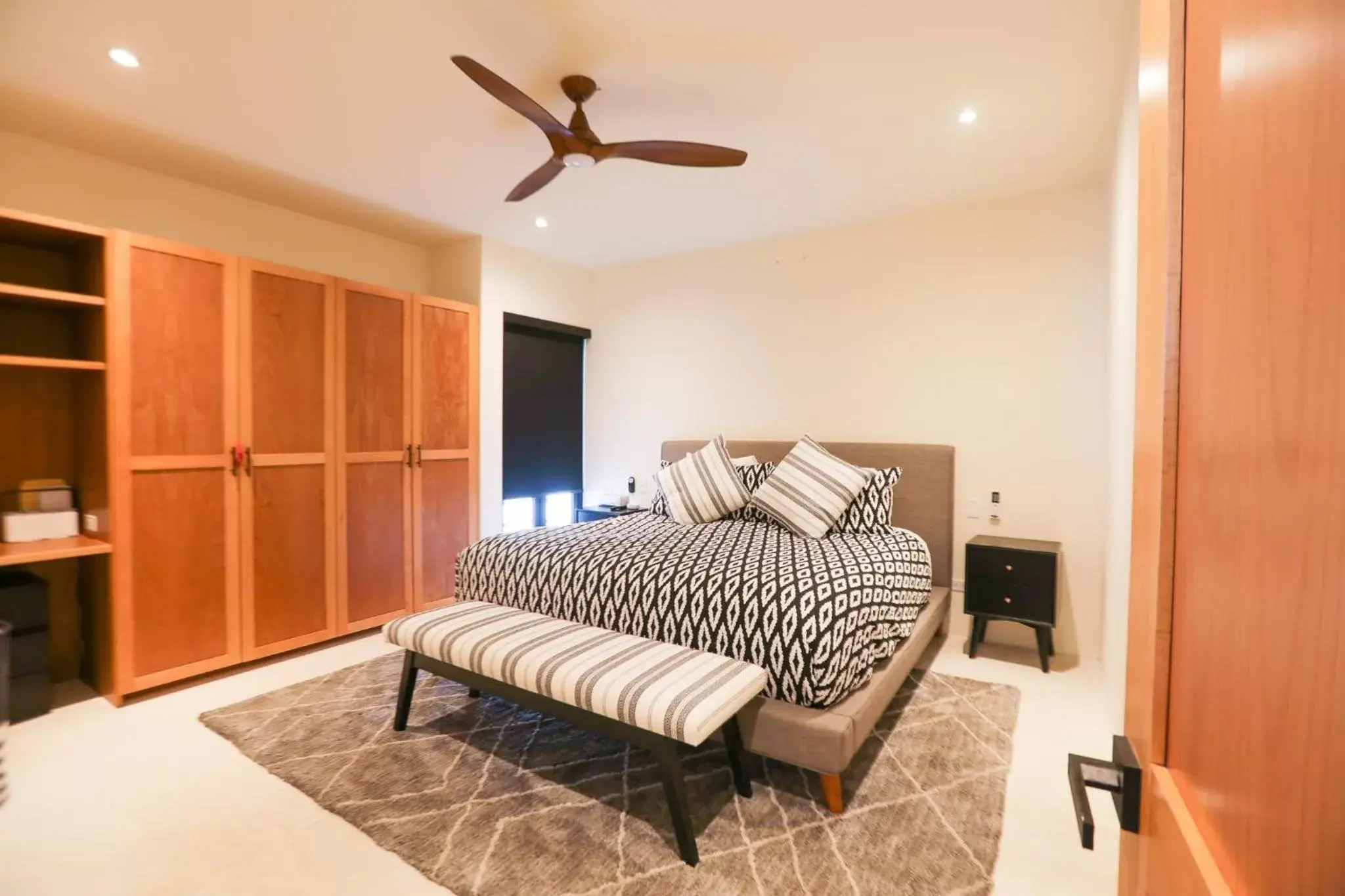 Bedroom, Bed in Cerritos Surf Residences