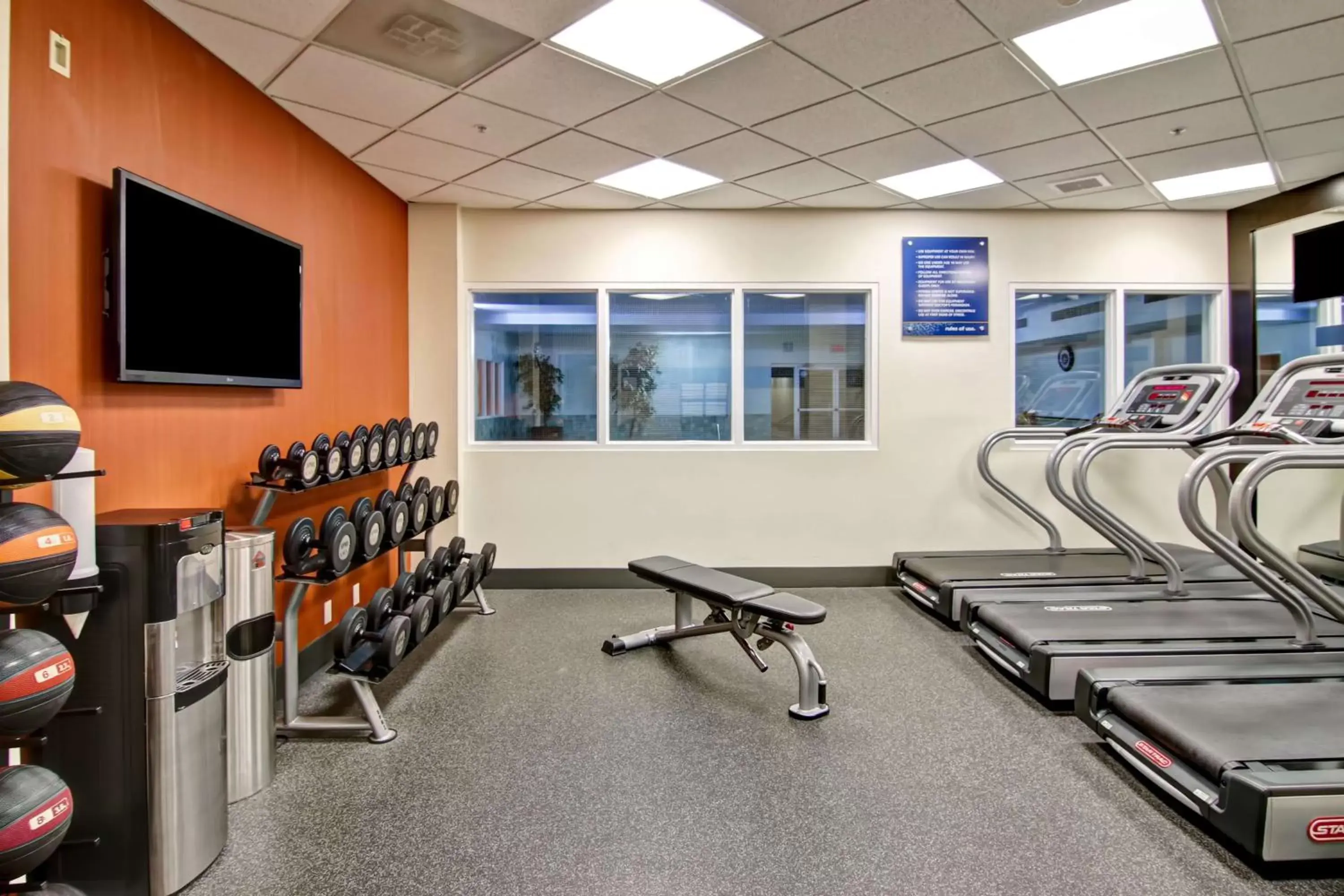 Fitness centre/facilities, Fitness Center/Facilities in Hampton Inn & Suites by Hilton Calgary-Airport