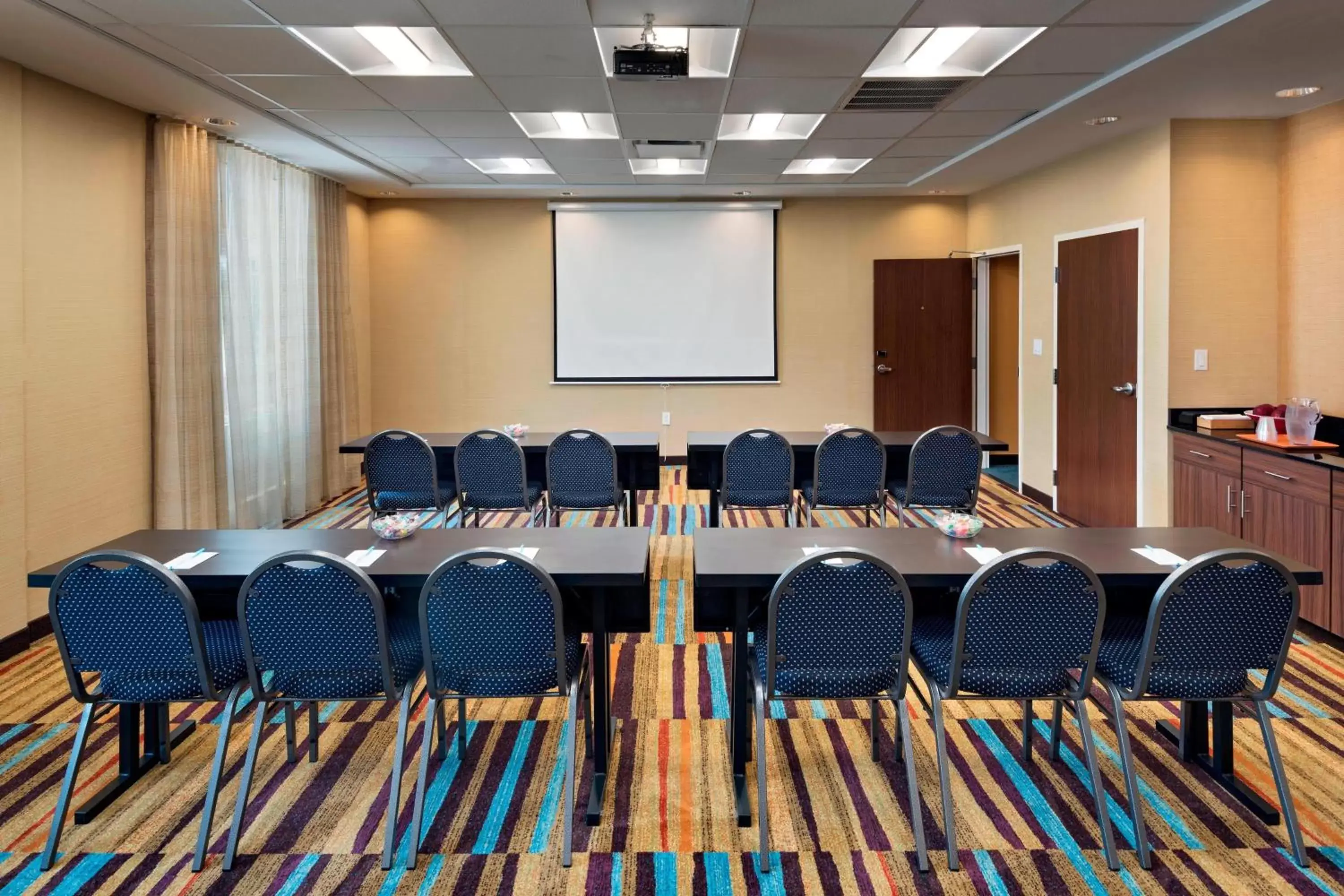 Meeting/conference room in Fairfield Inn & Suites by Marriott Dublin