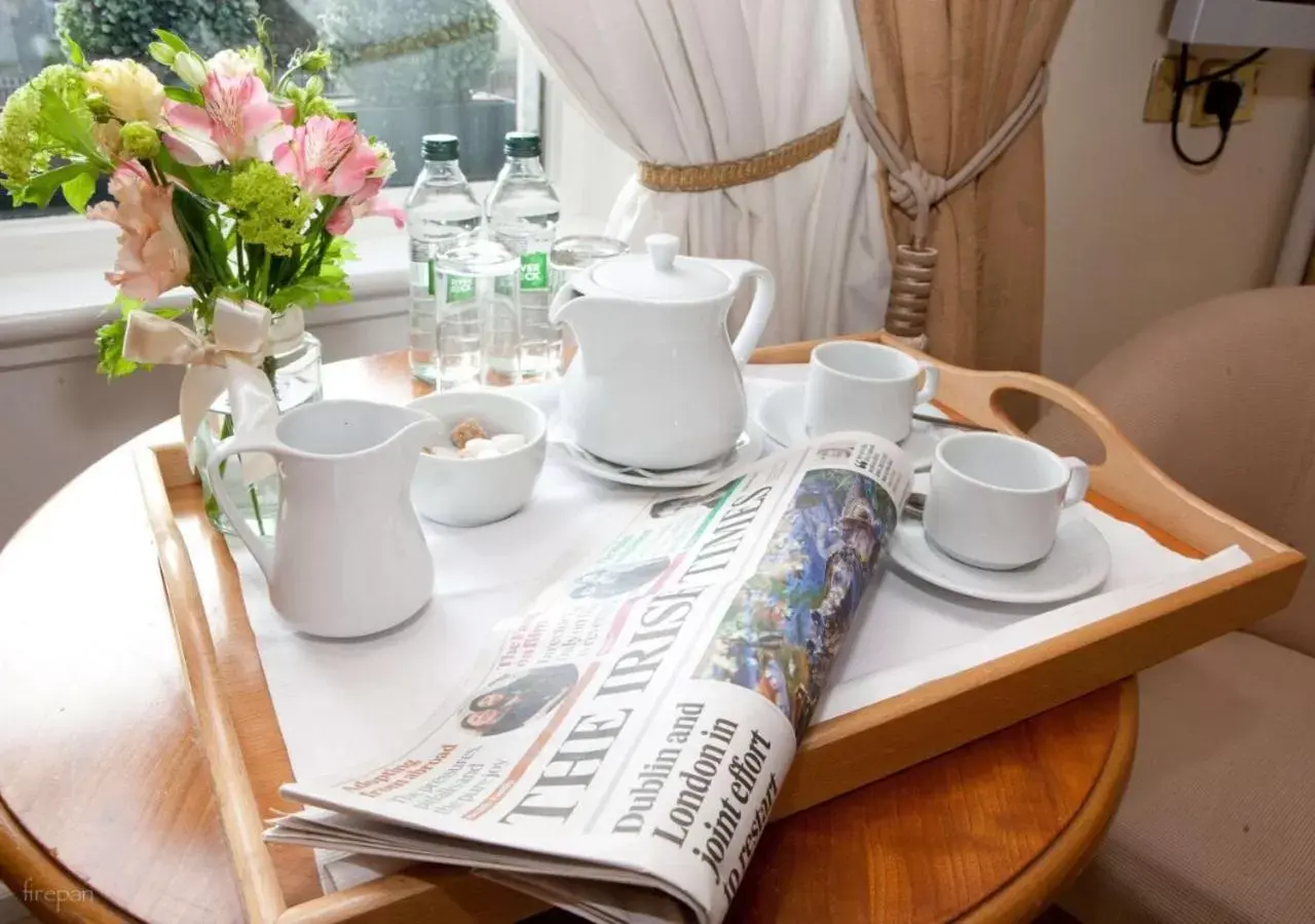 Coffee/tea facilities, Restaurant/Places to Eat in Headfort Arms Hotel