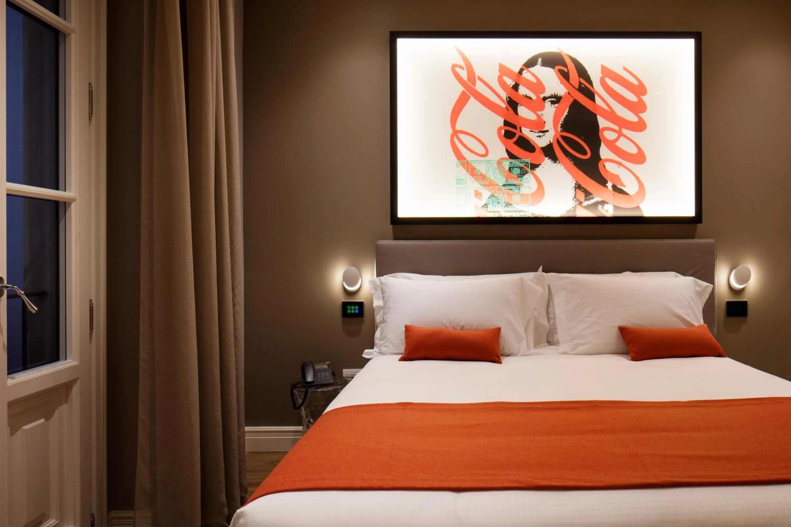 Photo of the whole room, Bed in The Frame Hotel