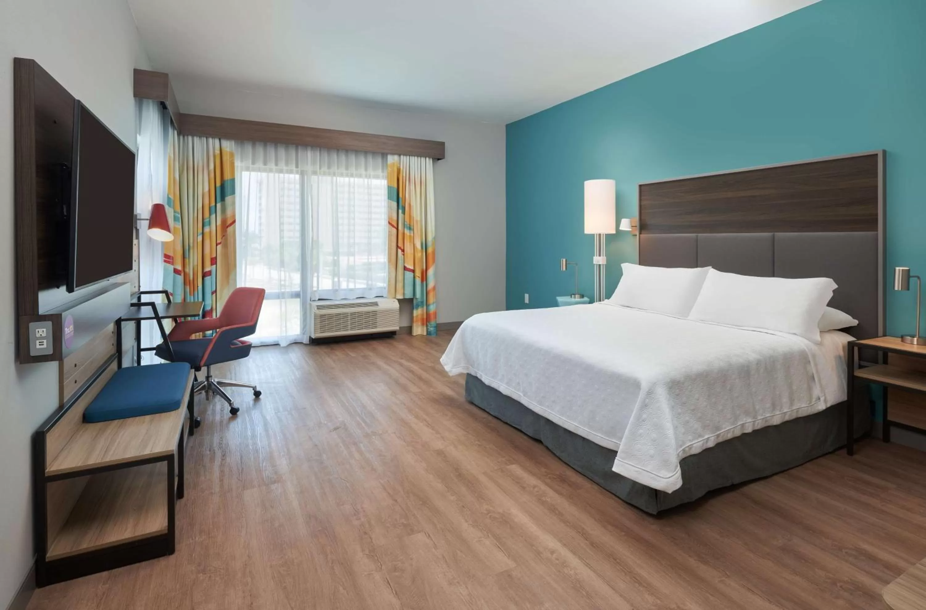 Bedroom, Bed in Tru By Hilton Pompano Beach Pier