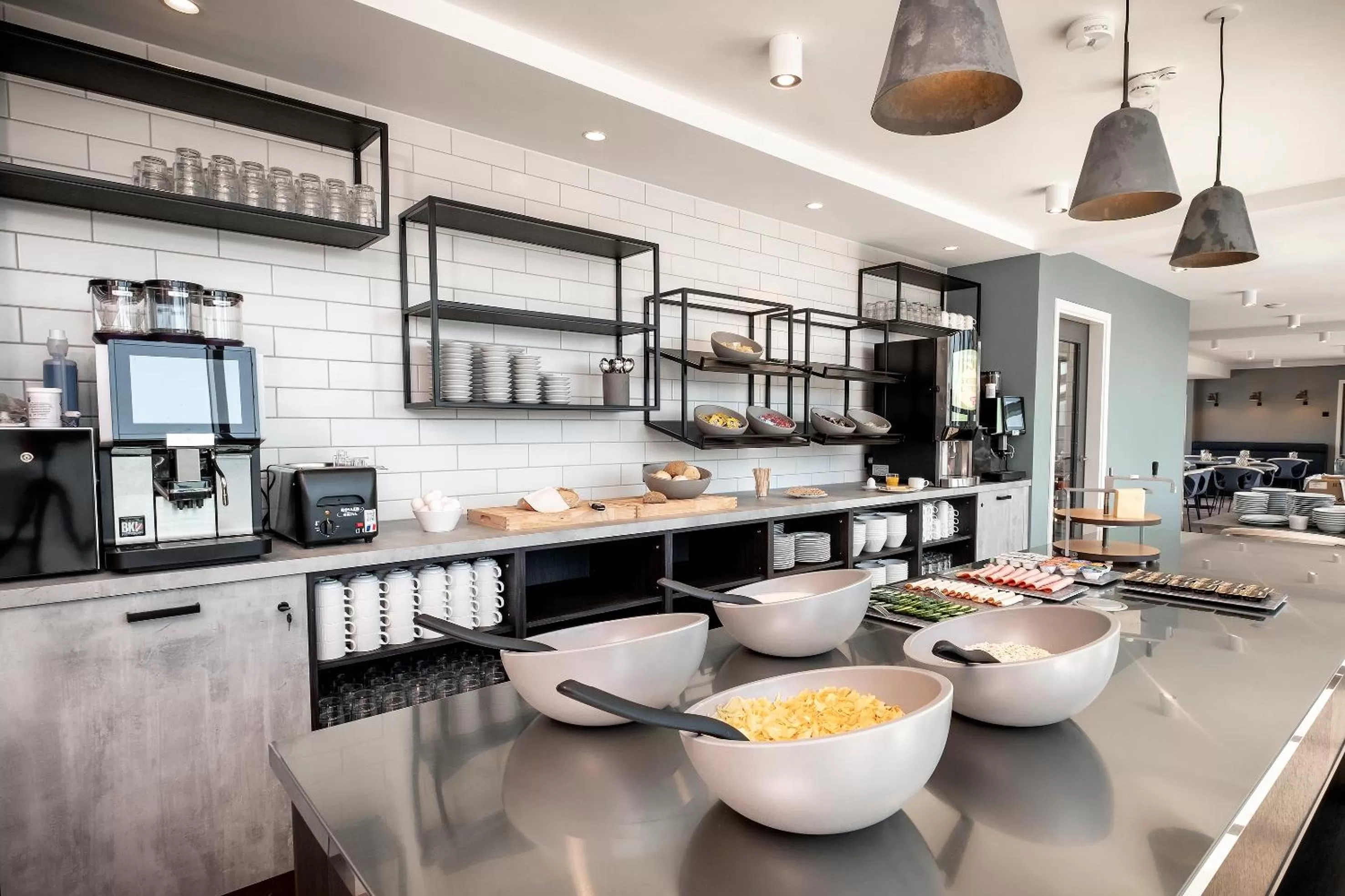 Buffet breakfast in Go Hotel City