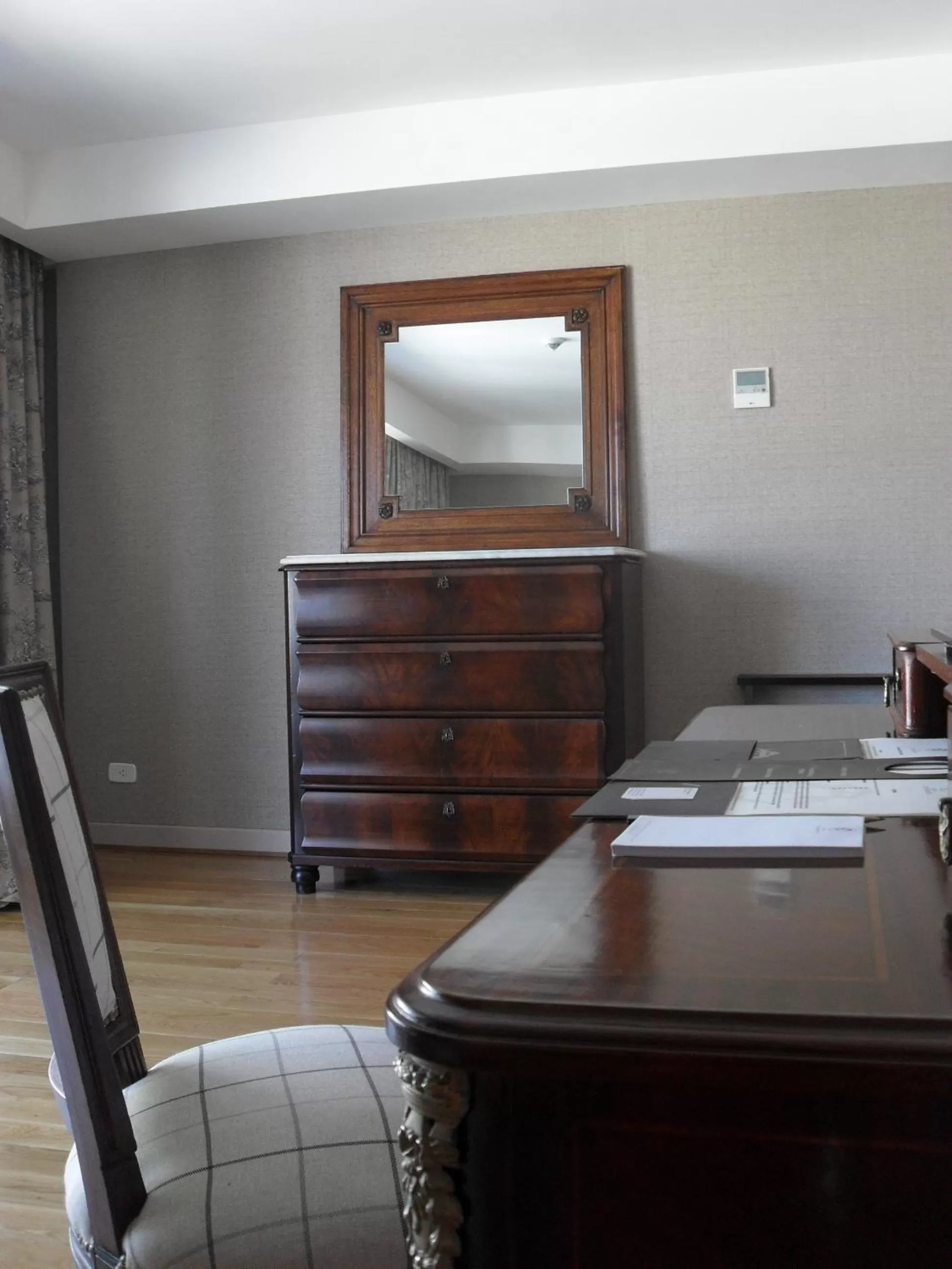 Bedroom in Hotel Club Frances