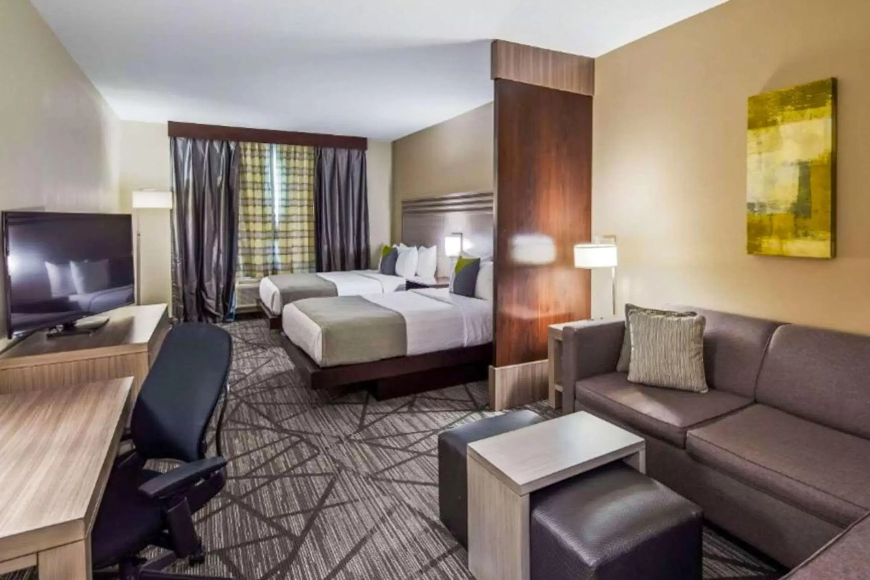 Bedroom in Comfort Inn & Suites Houston I-45 North - IAH