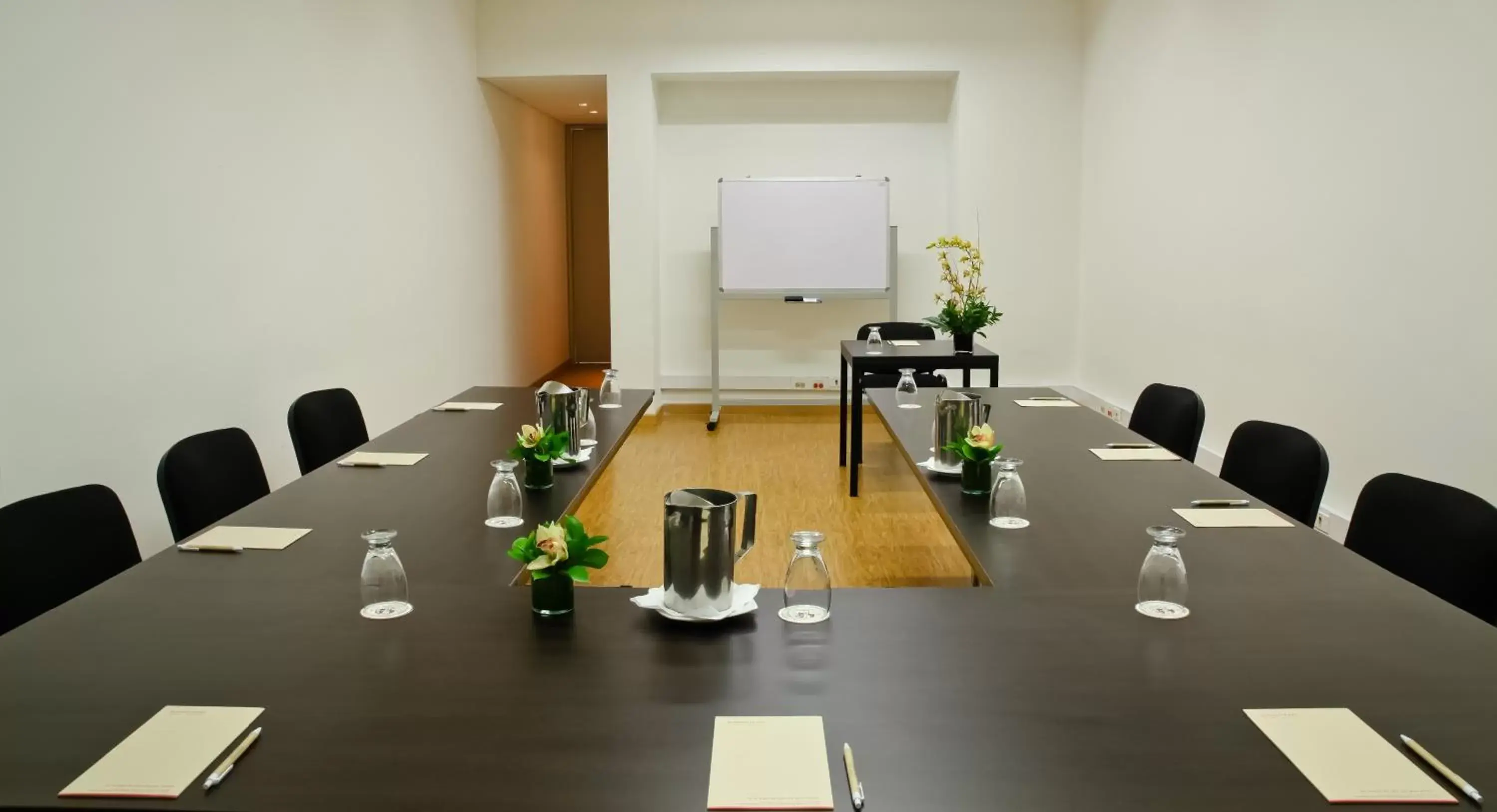 Business facilities in Hotel Rosales Plaza