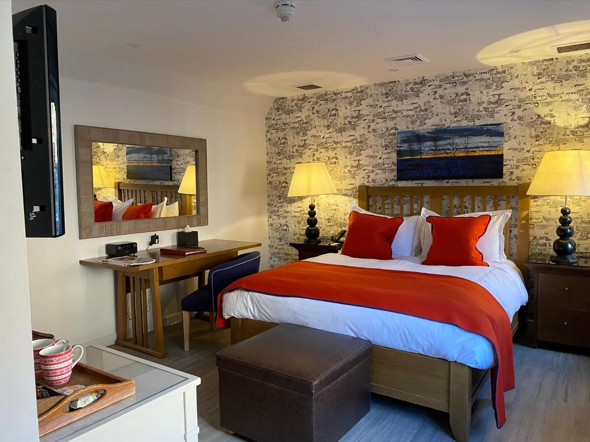 Bed in Great Fosters - Near Windsor