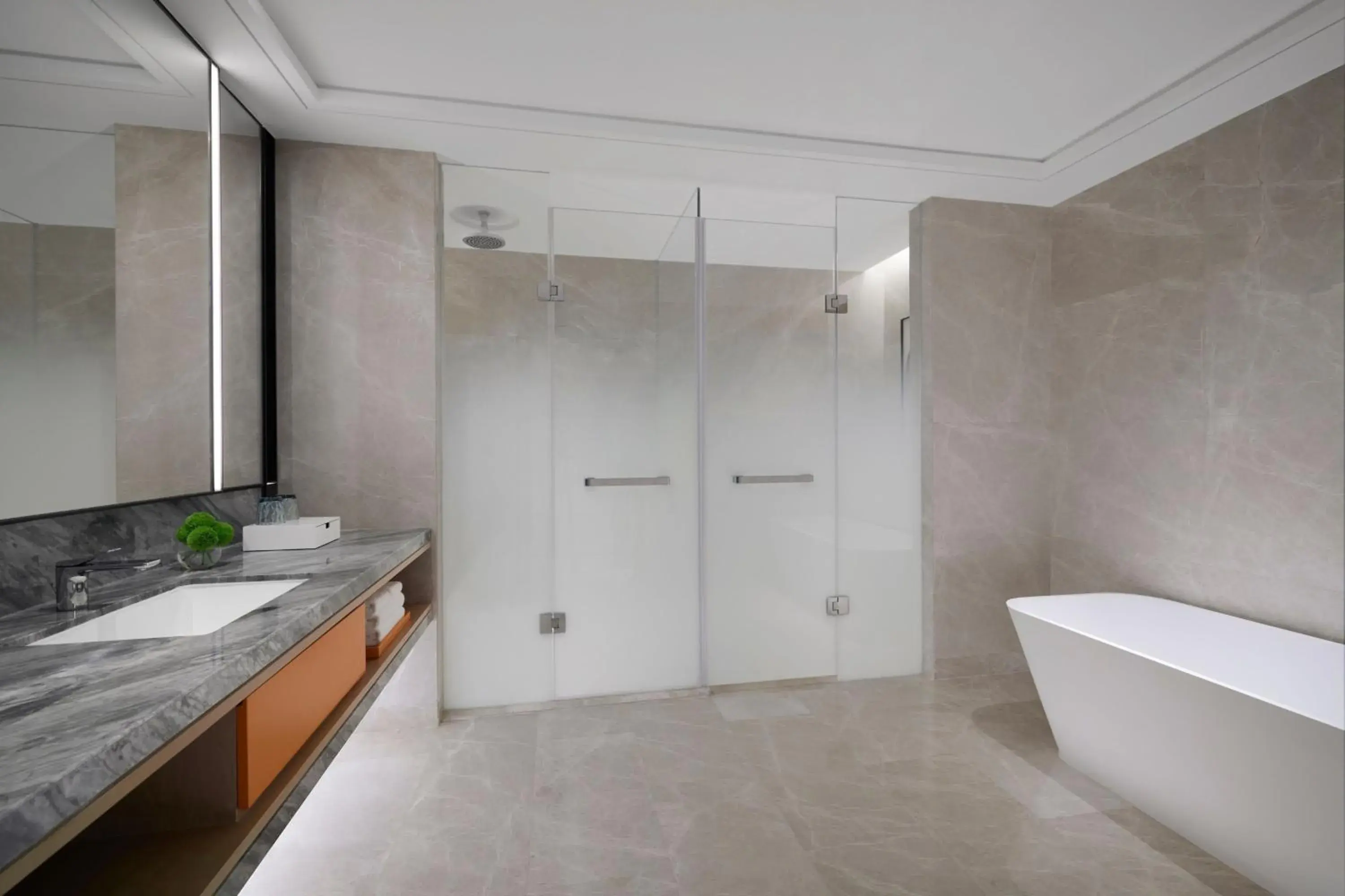 Photo of the whole room, Bathroom in Zhuhai Marriott Hotel Jinwan