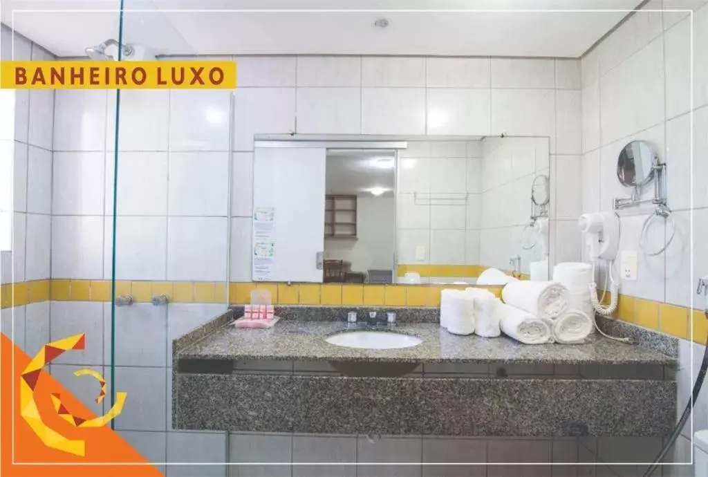 Bathroom in Netuanah Praia Hotel
