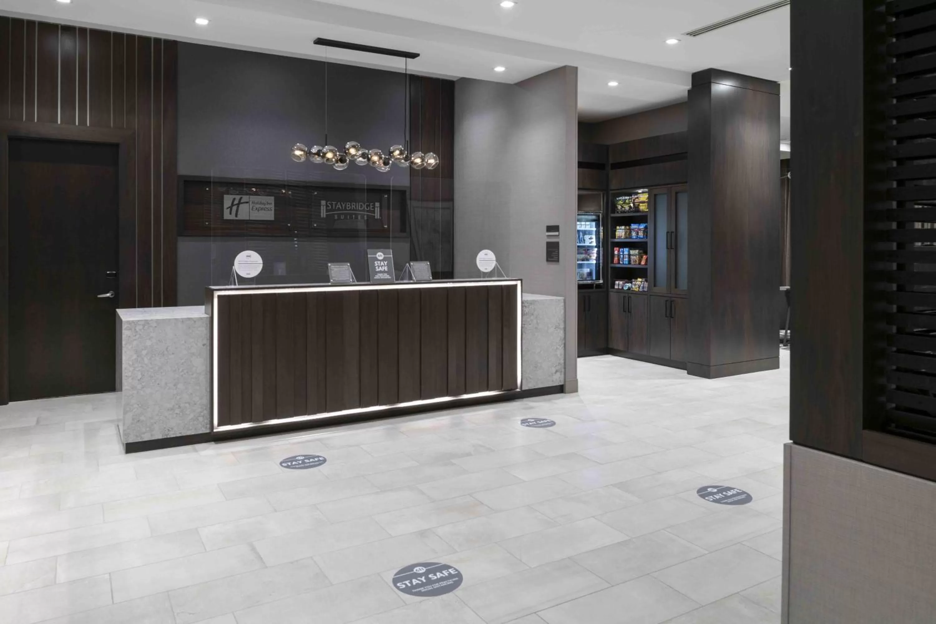 Lobby or reception in Holiday Inn Express - Boston Logan Airport - Revere by IHG