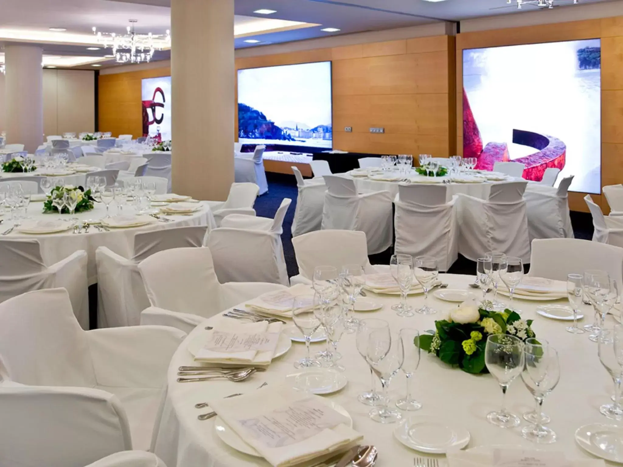 Banquet/Function facilities, Banquet Facilities in Hotel Silken Amara Plaza