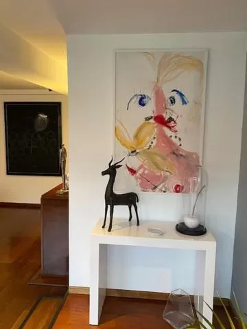 Decorative detail in Le Patio Père Pigne Guestroom