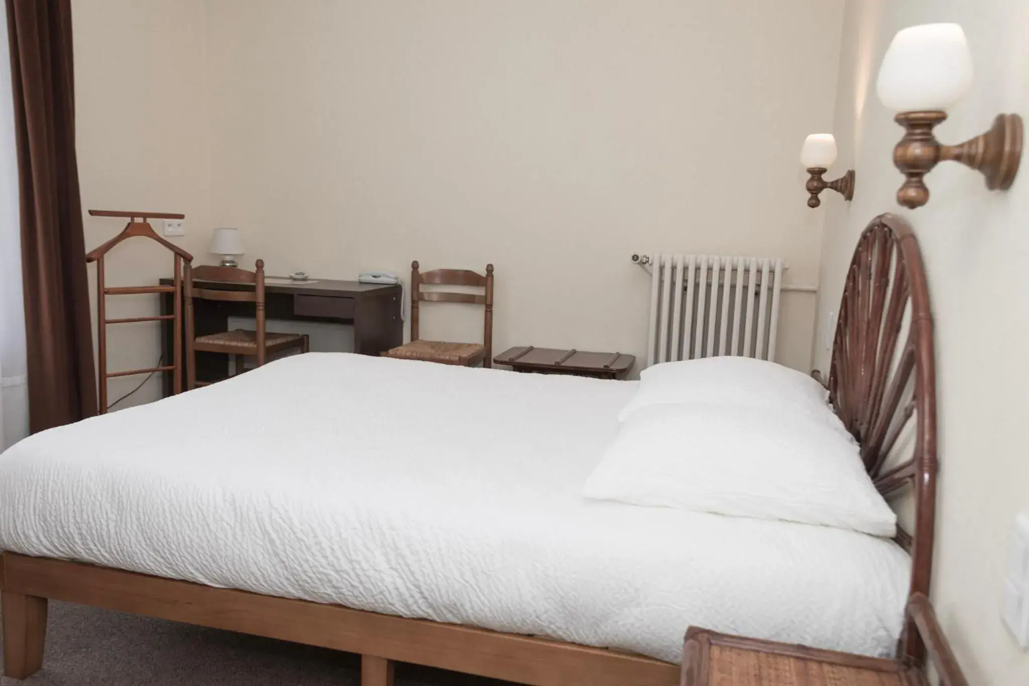 Photo of the whole room, Bed in Cit'Hotel Aéro-Hotel Photo of the whole room, Bed in Cit'Hotel Aéro-Hotel