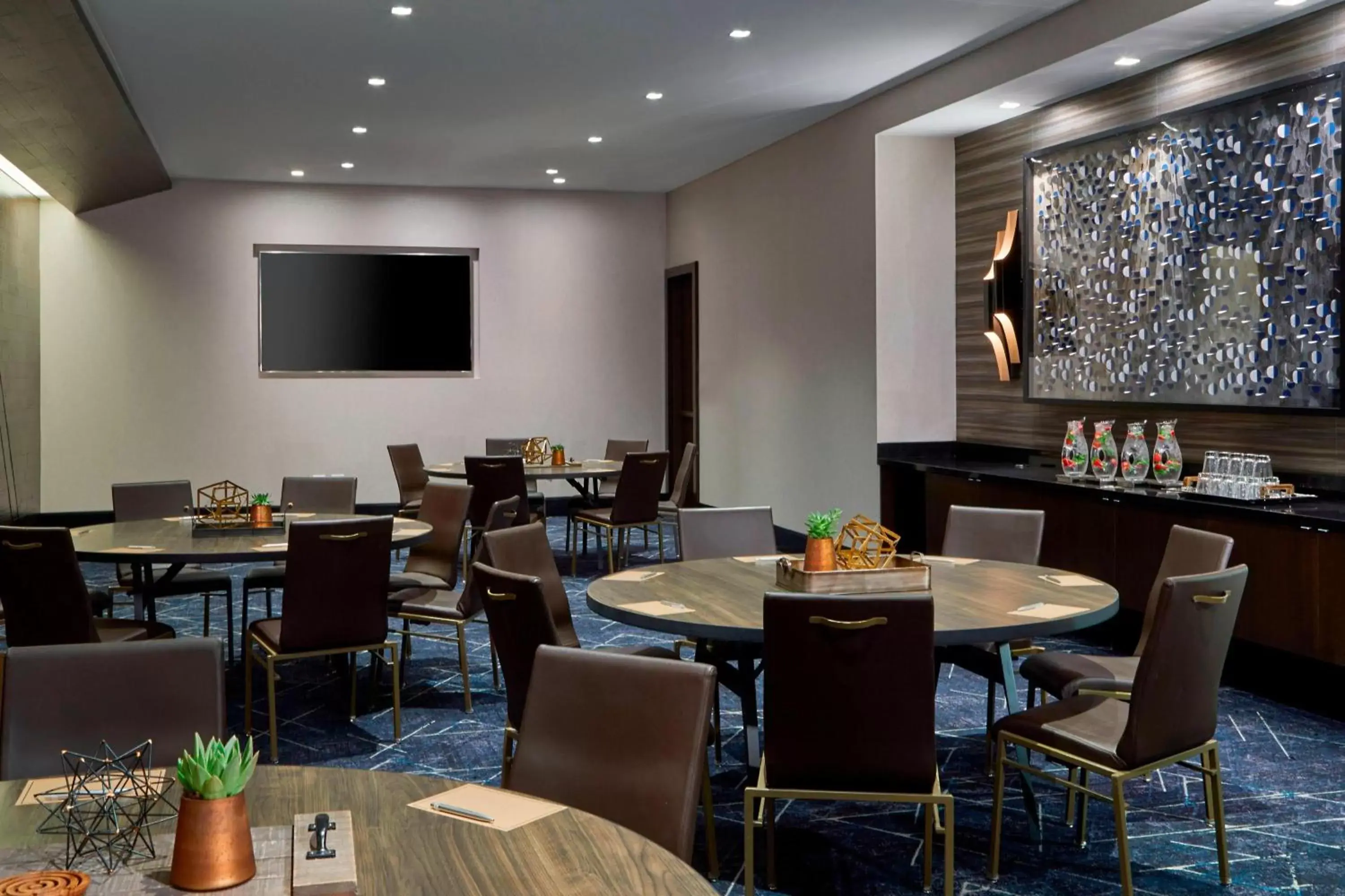 Meeting/conference room, Restaurant/Places to Eat in Renaissance Nashville Hotel