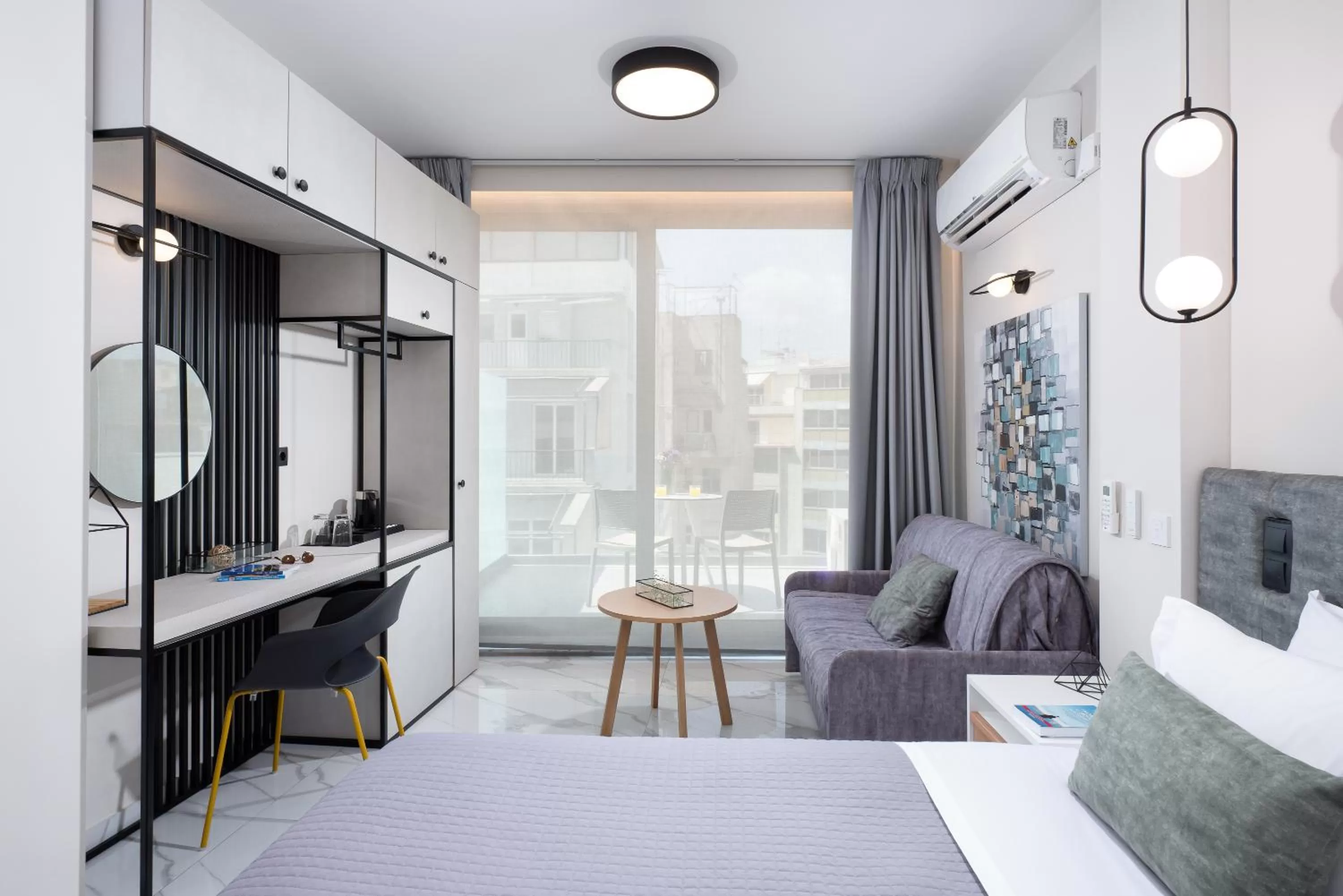 Photo of the whole room, Bed in Enattica Suites