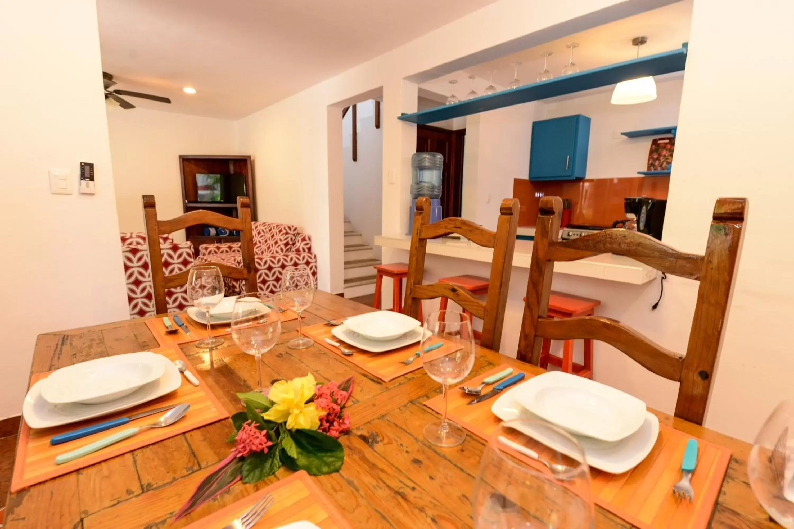 Dining area, Restaurant/Places to Eat in Hotel Villas Colibrí Suites & Bungalows