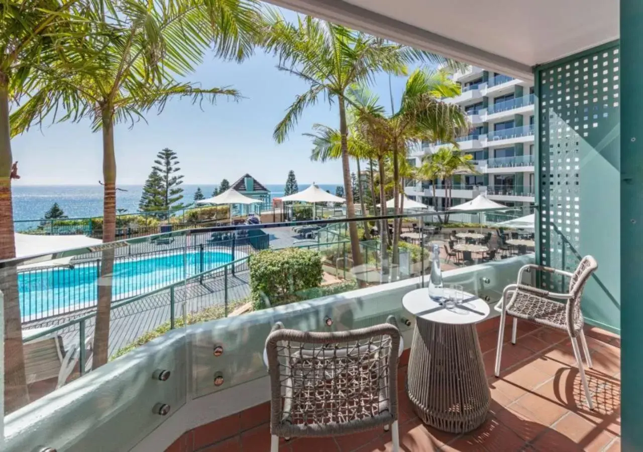 Balcony/Terrace, Pool View in Crowne Plaza Sydney Coogee Beach, an IHG Hotel