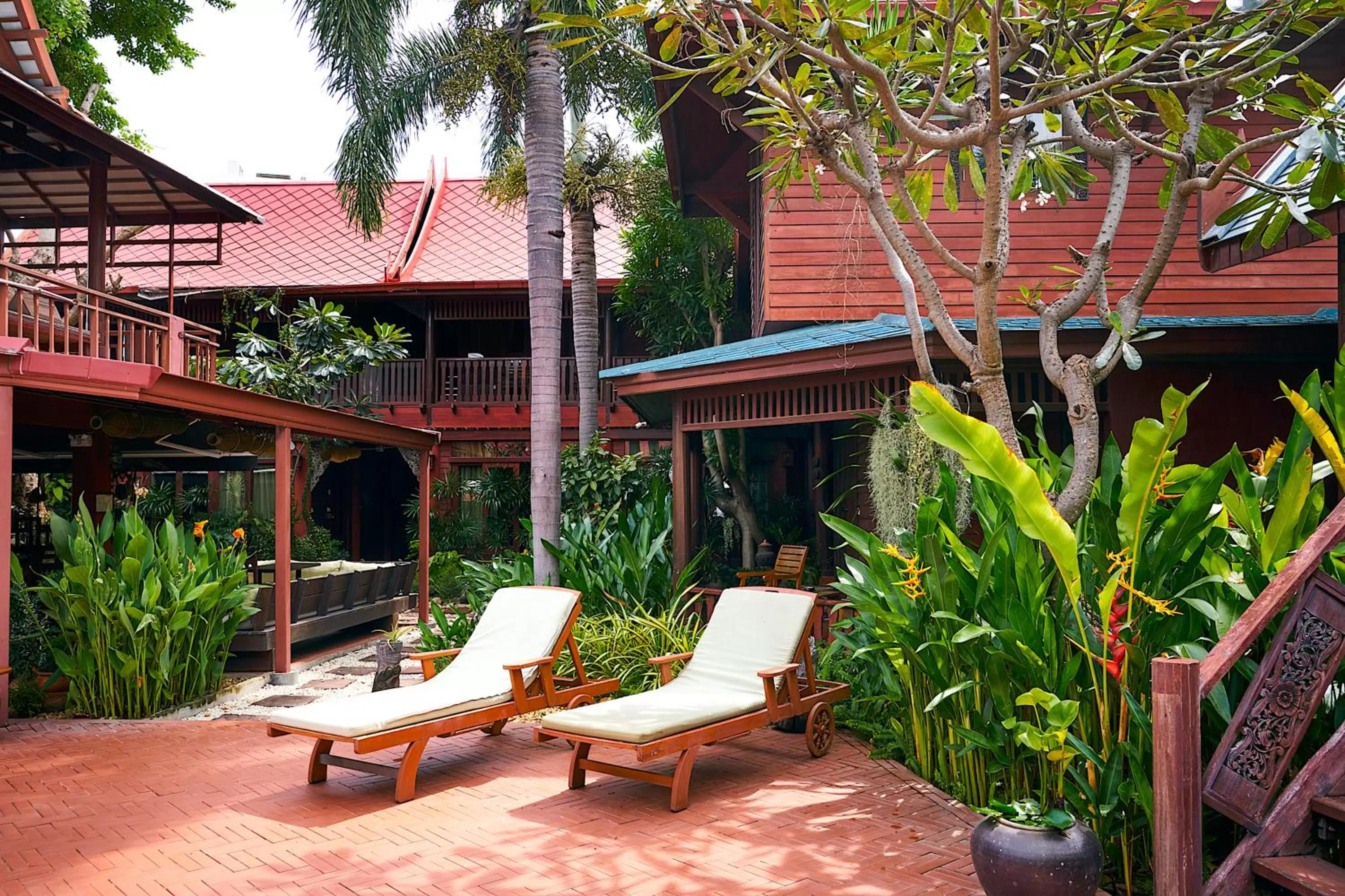 Garden in Ruenkanok Thaihouse Resort