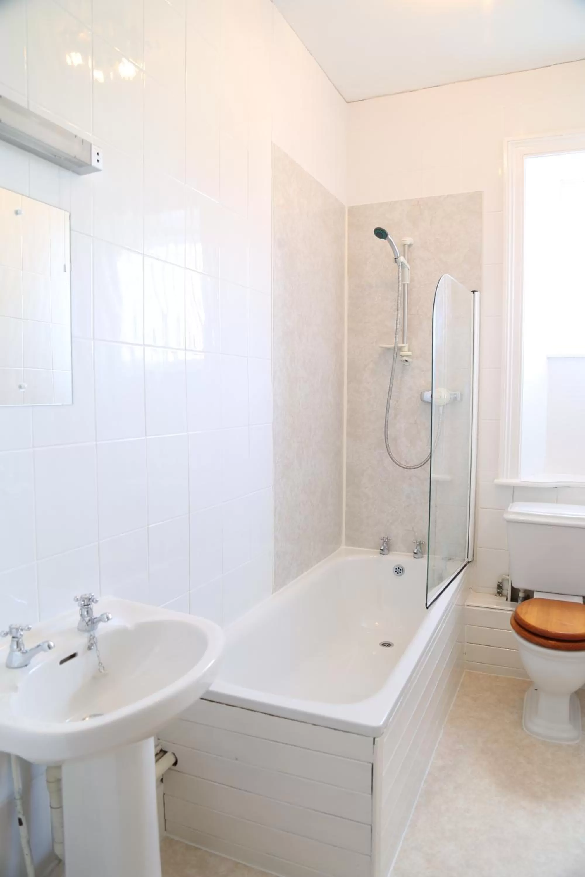 Shower in Keswick Park Hotel