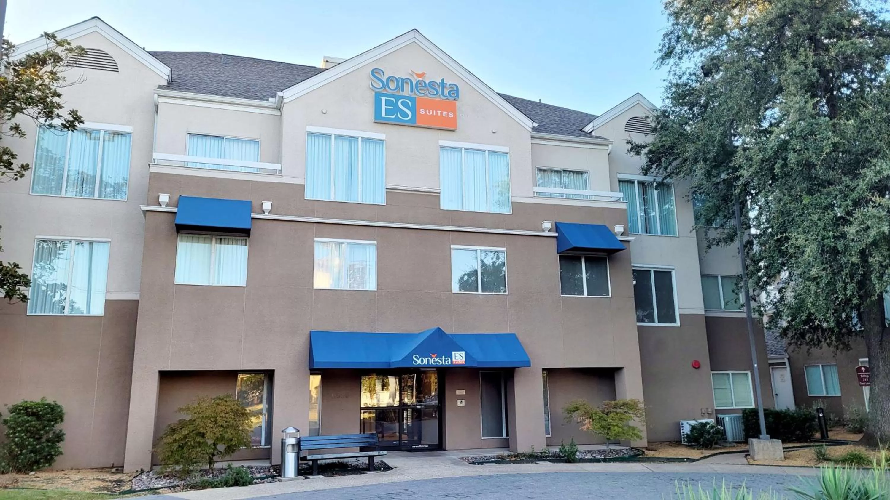 Property building in Sonesta ES Suites Dallas Medical Market Center