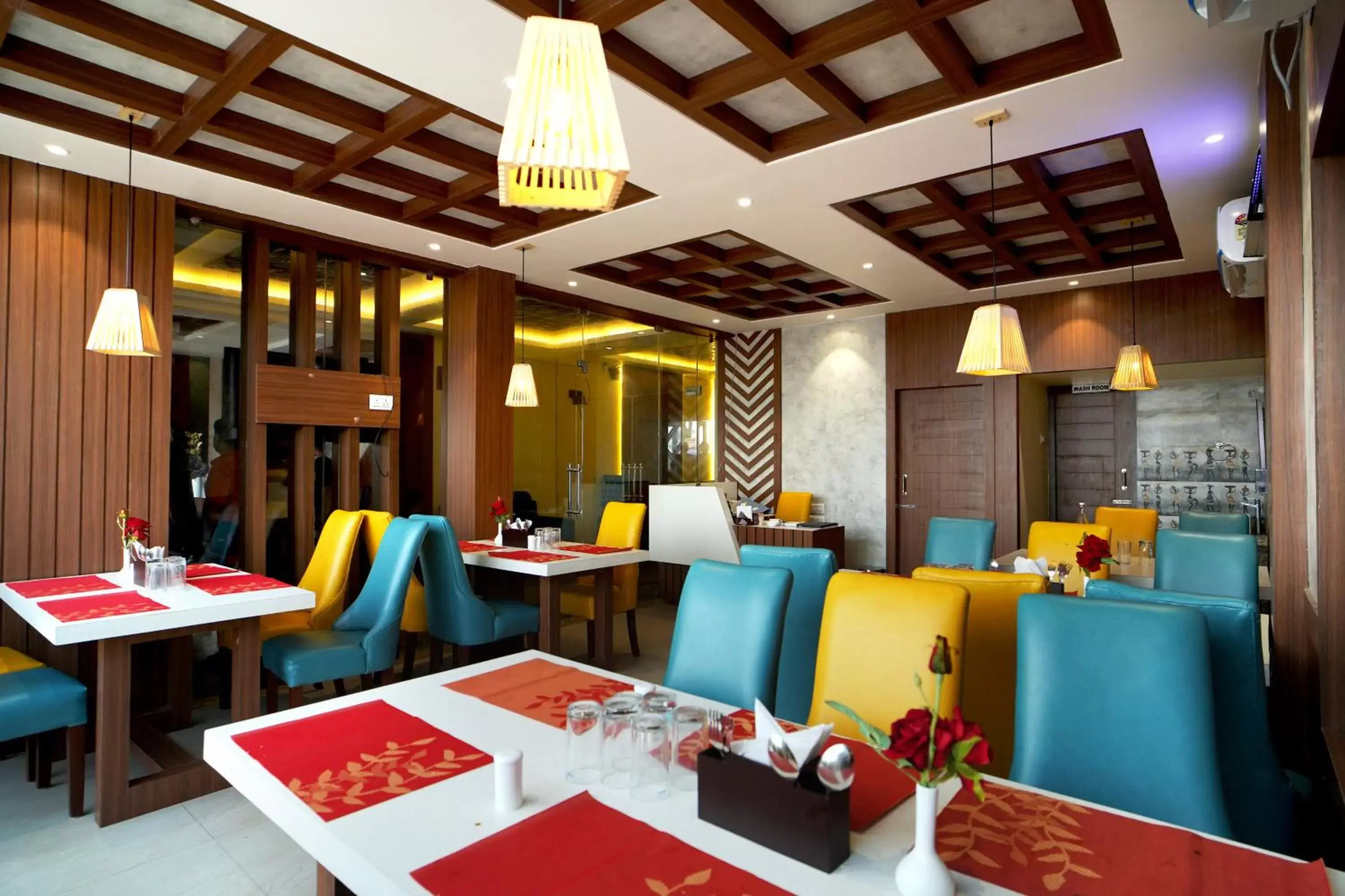 Restaurant/Places to Eat in Royal Sea View Restaurant/Places to Eat in Royal Sea View