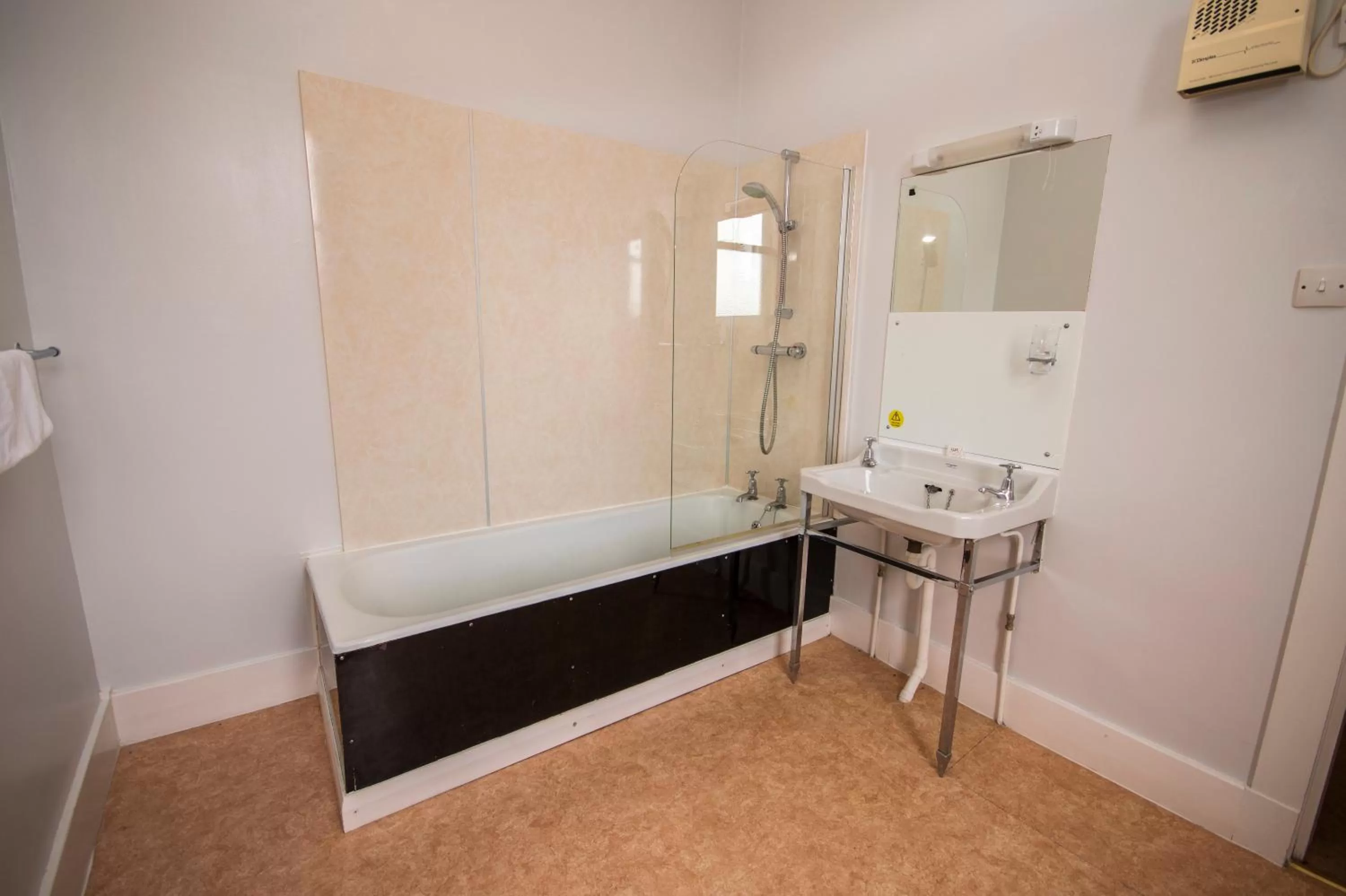 Bathroom in The Stromness Hotel