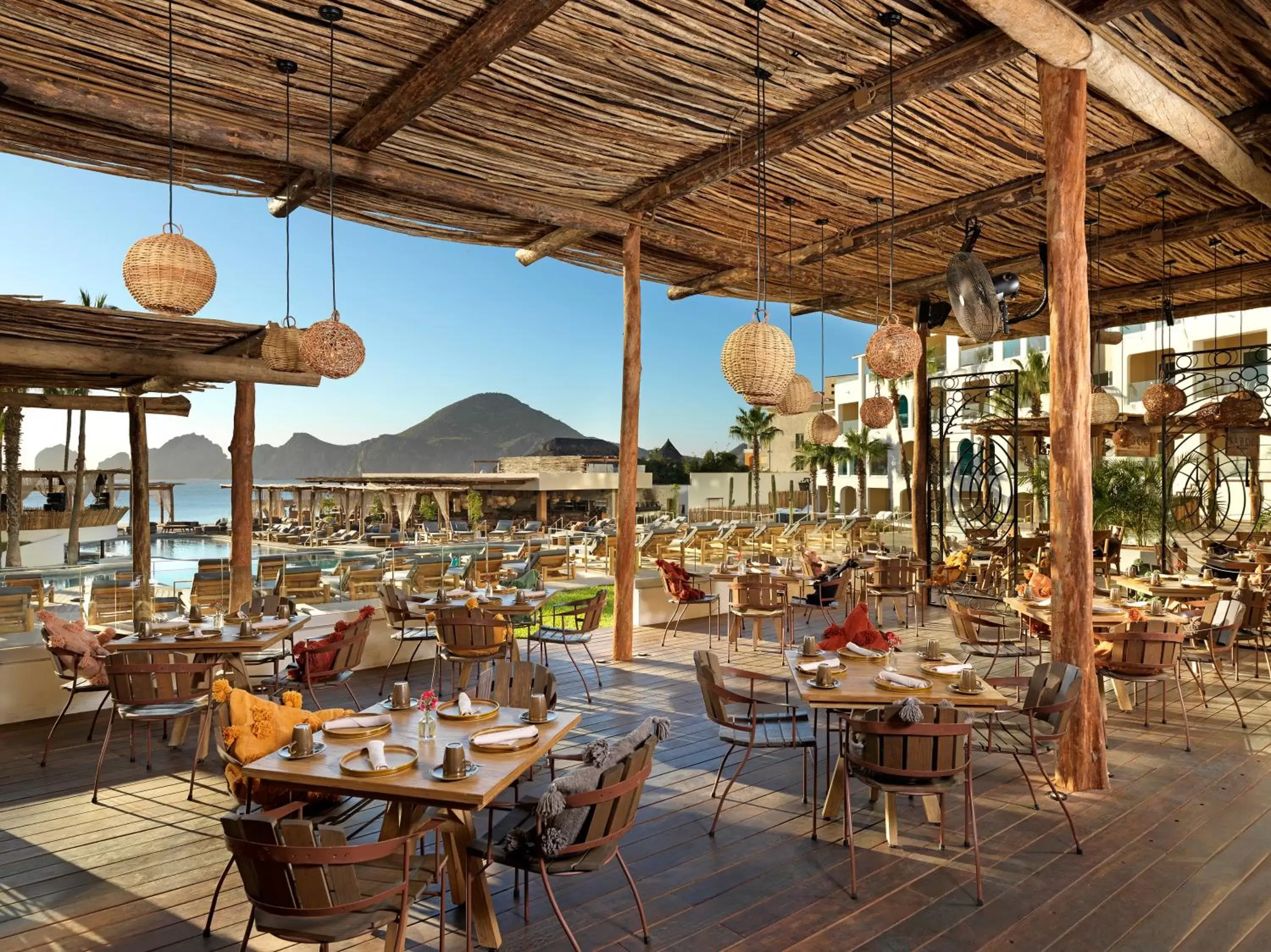 Restaurant/Places to Eat in ME Cabo
