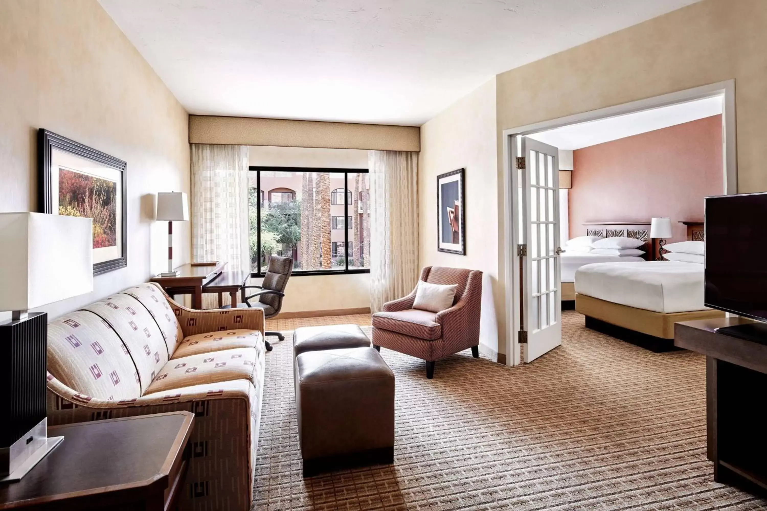 Living room, Seating Area in Scottsdale Marriott at McDowell Mountains