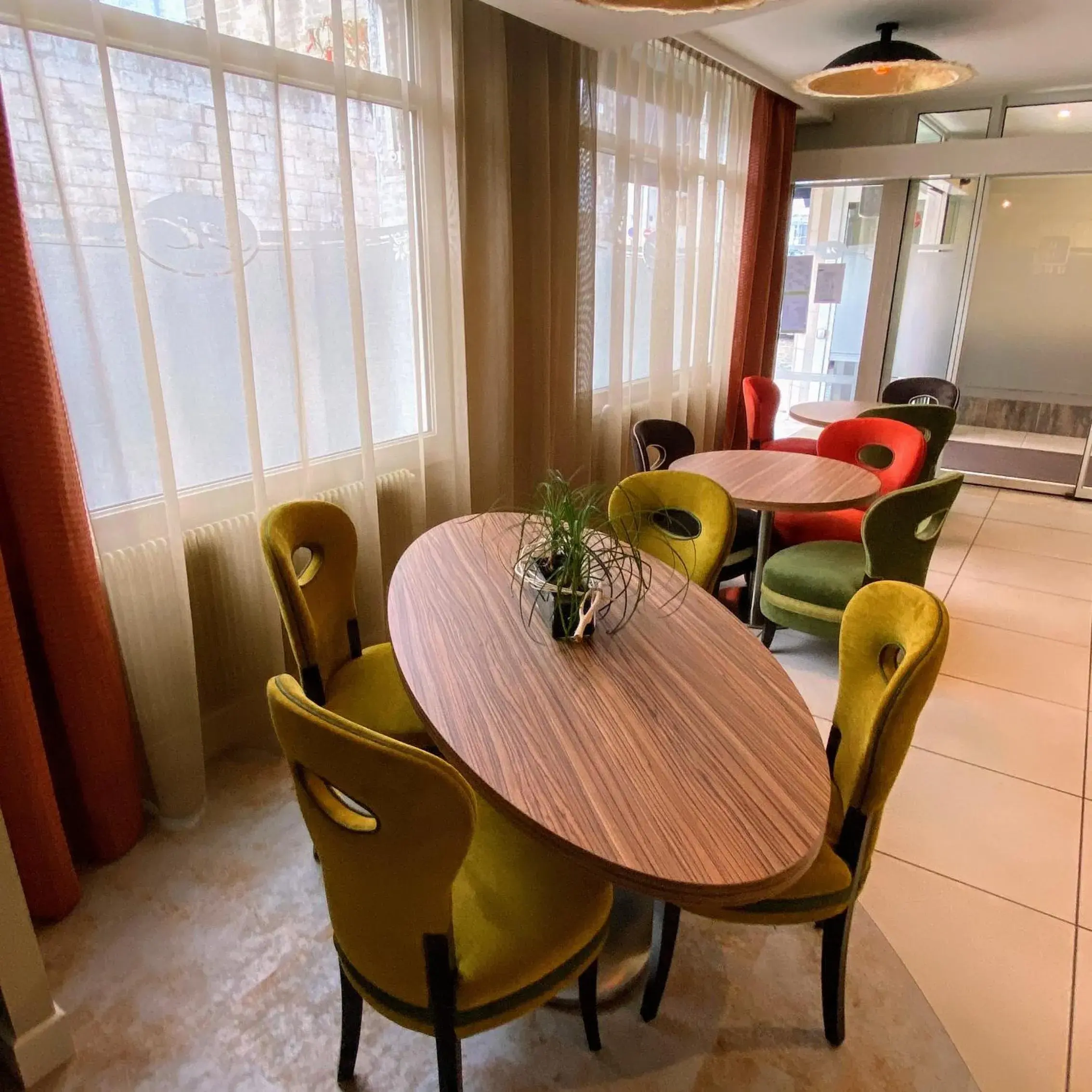 Dining Area in Logis - Le Christina