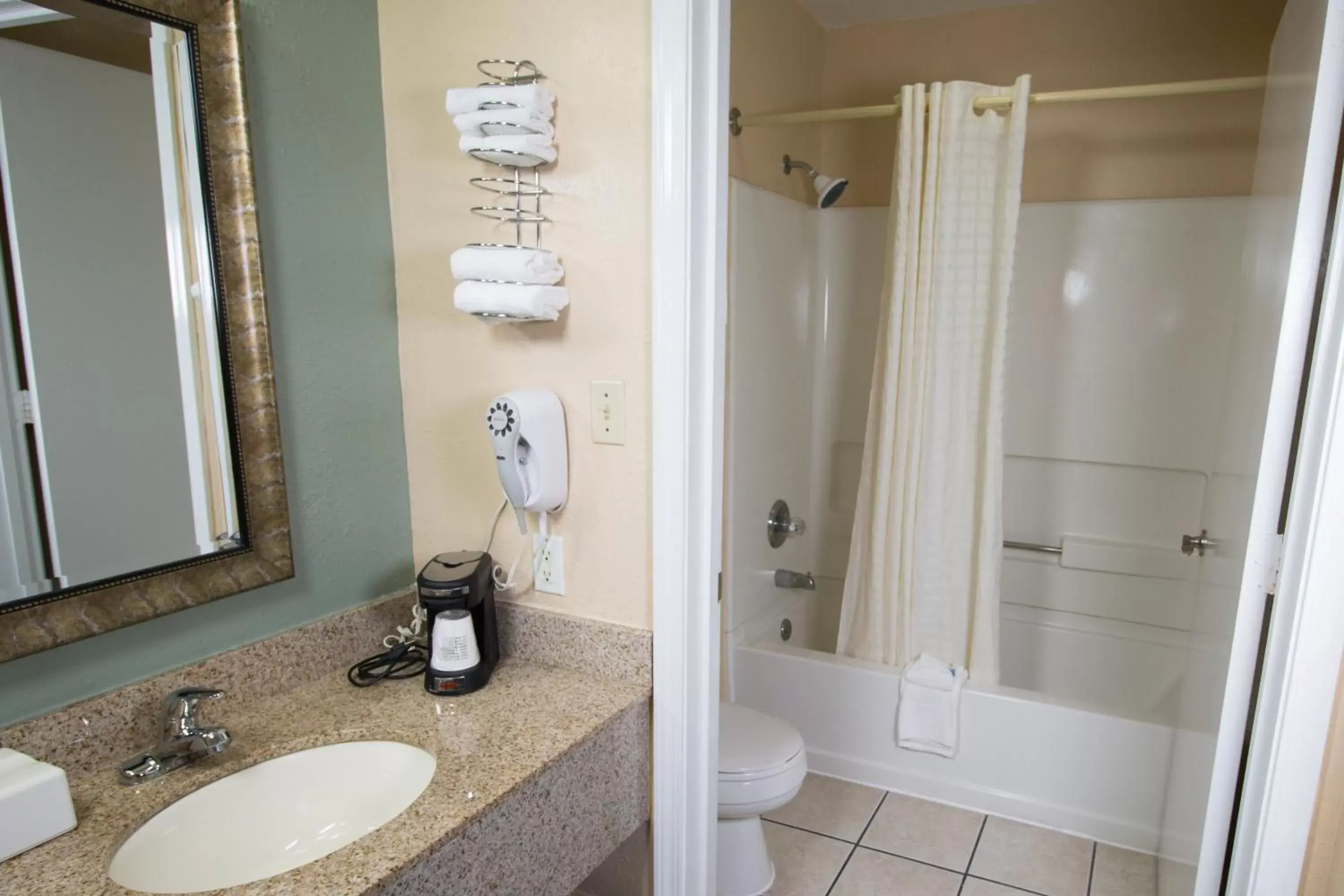 Shower, Bathroom in Key West Inn - Fairhope