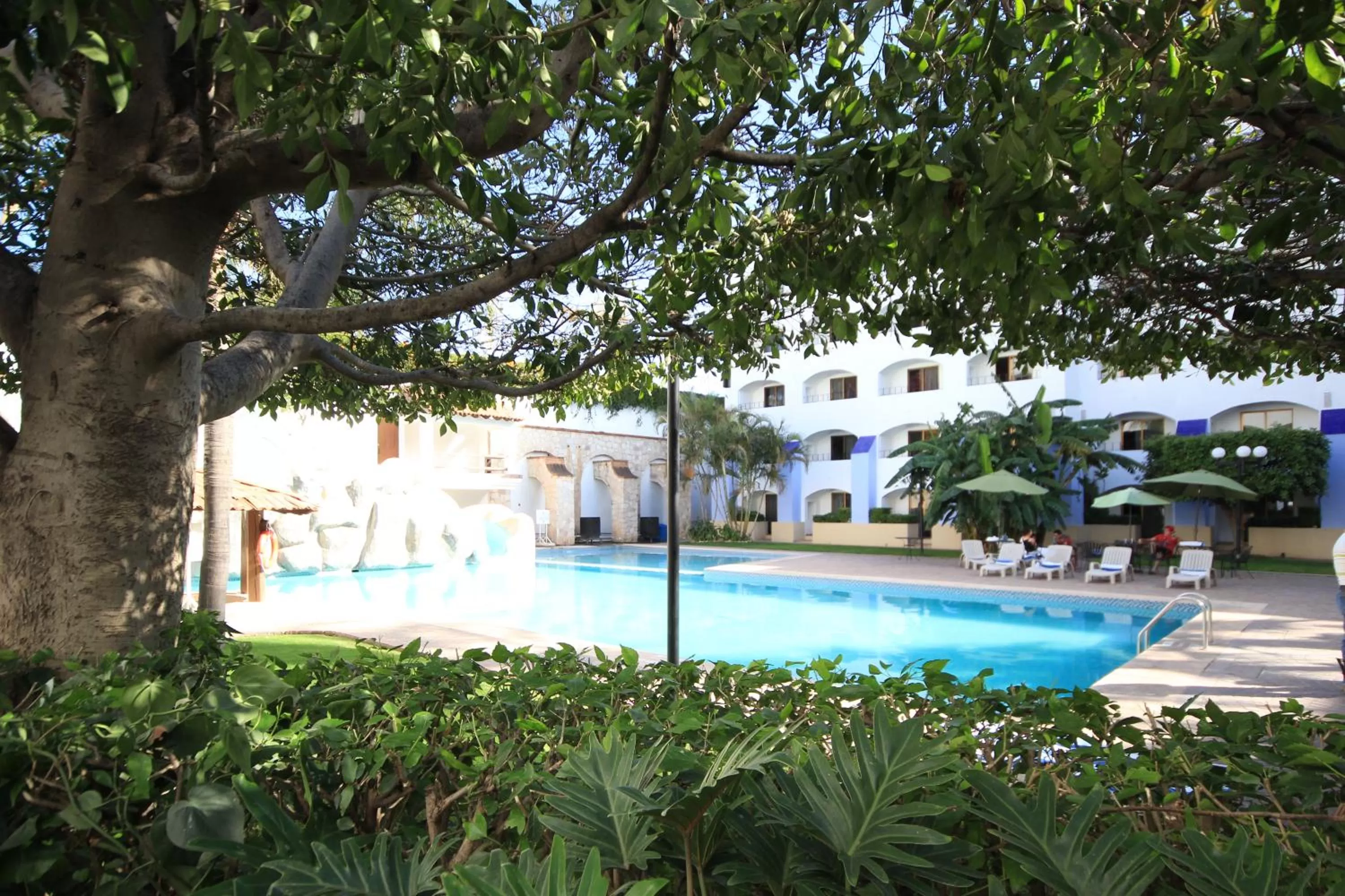 Pool view in Hotel Gran Plaza & Convention Center