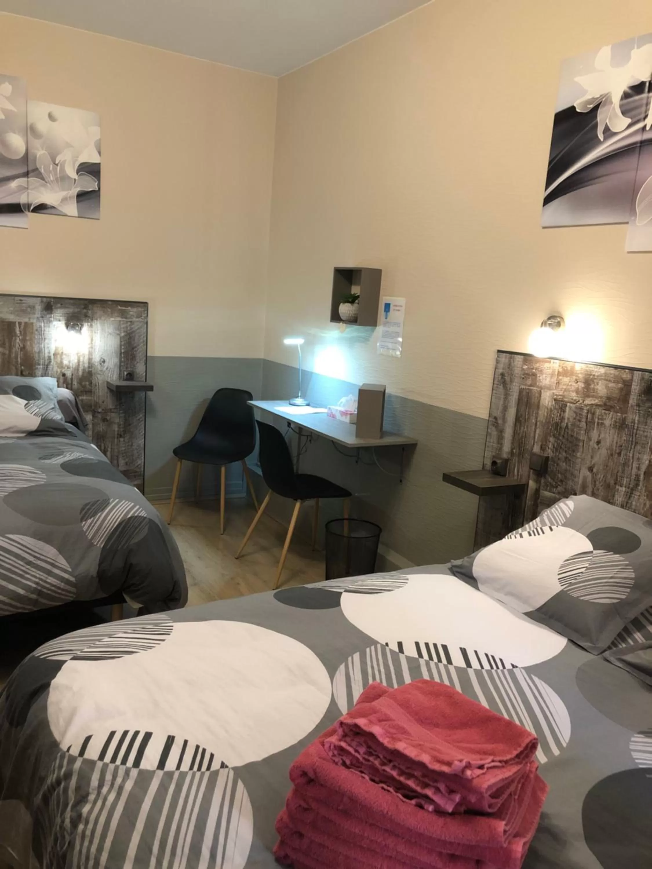 Bedroom, Bed in Hotel des Remparts