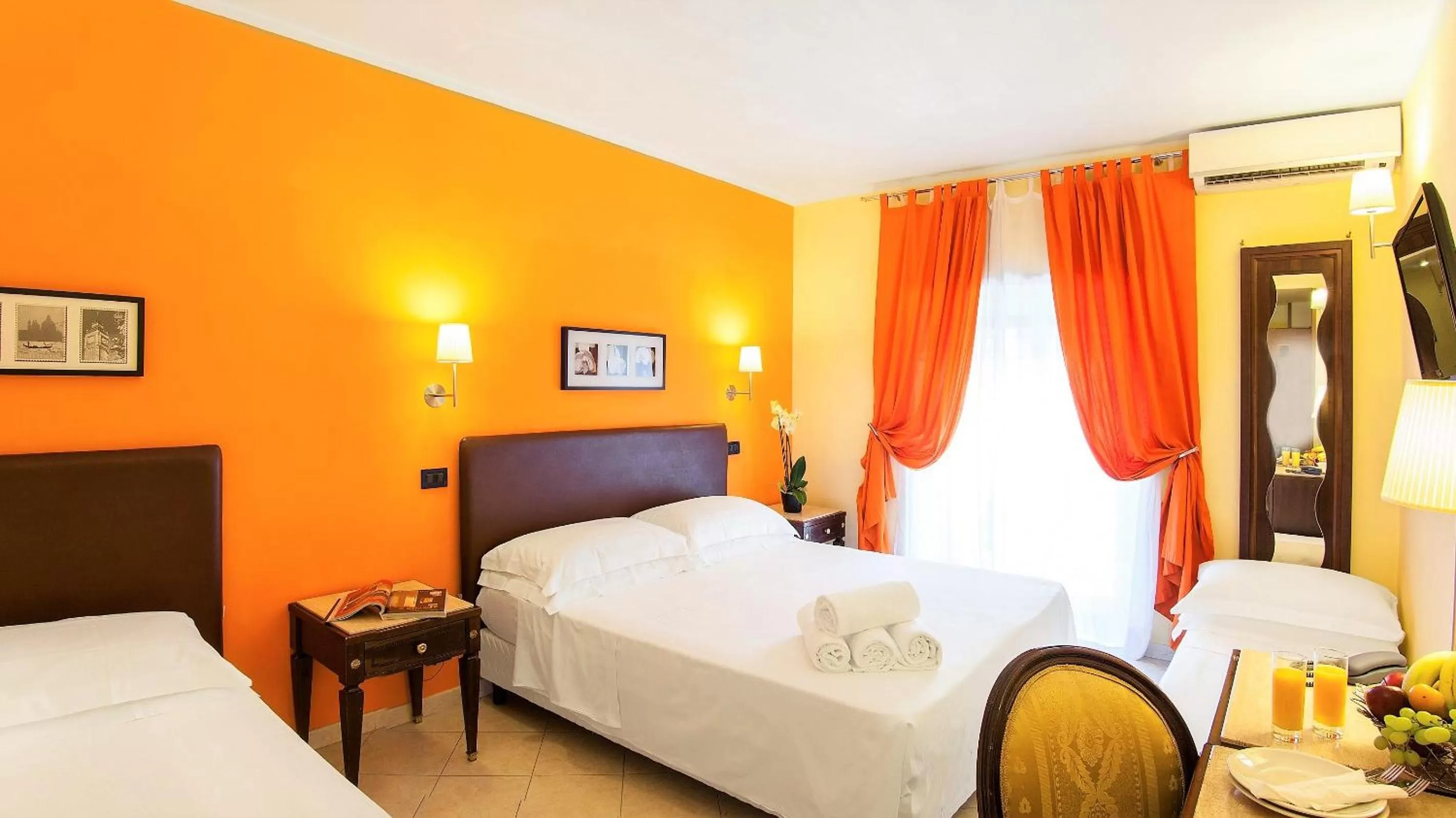 Photo of the whole room, Bed in Hotel Tuscolana